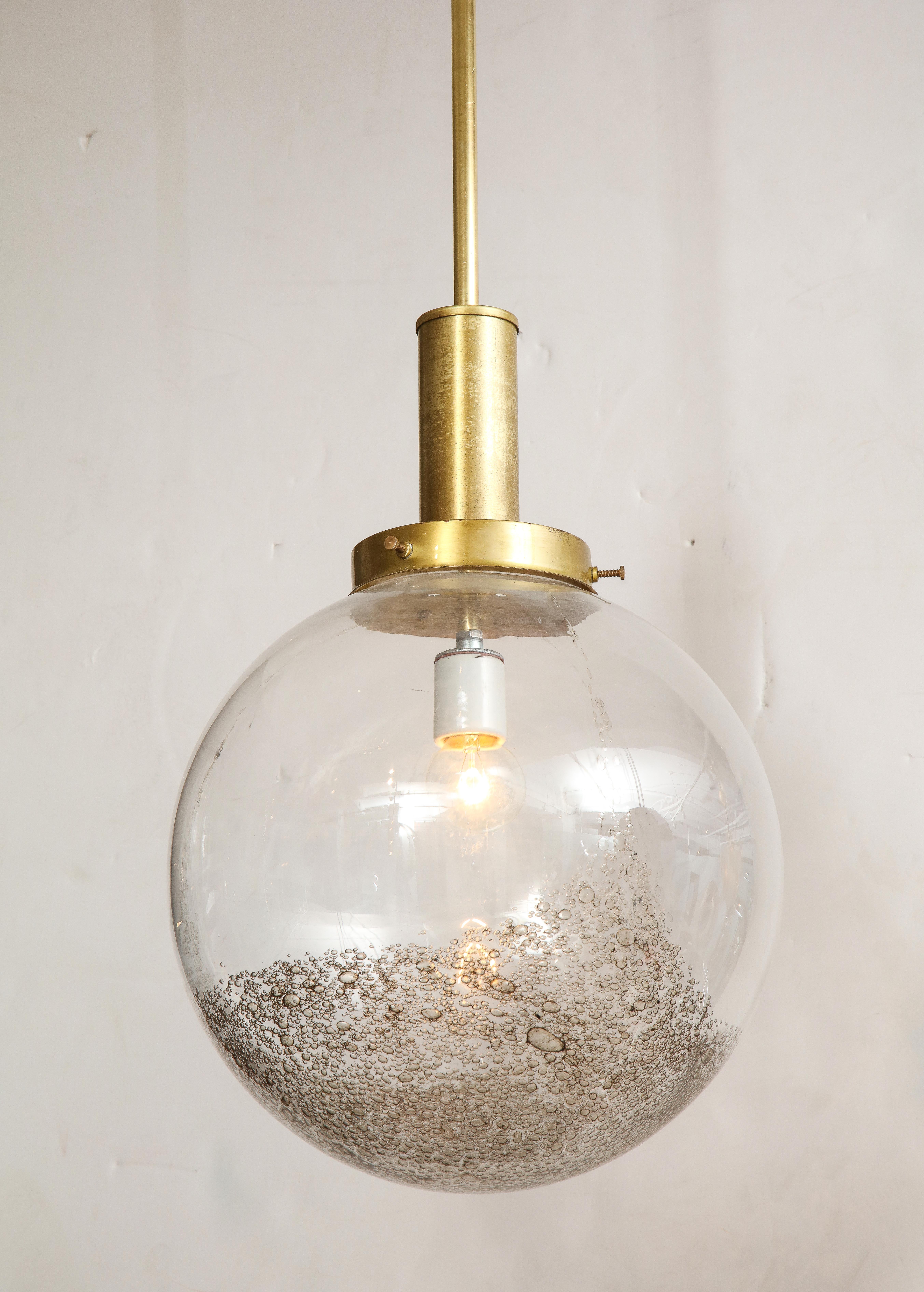 Mid-Century moderno Lampadario a globo in vetro italiano di Murano del 1960 in vendita