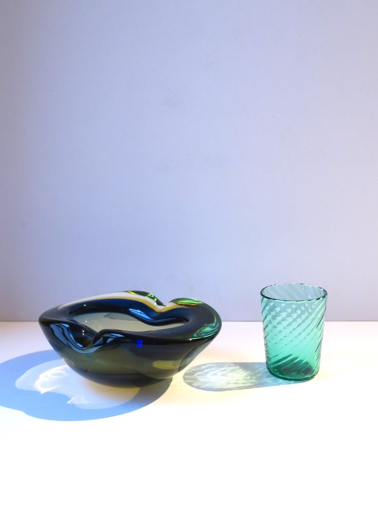 Italian Murano Achimede Seguso Emerald Green Art Glass Fluted Glass Vase Vessel For Sale at 1stDibs