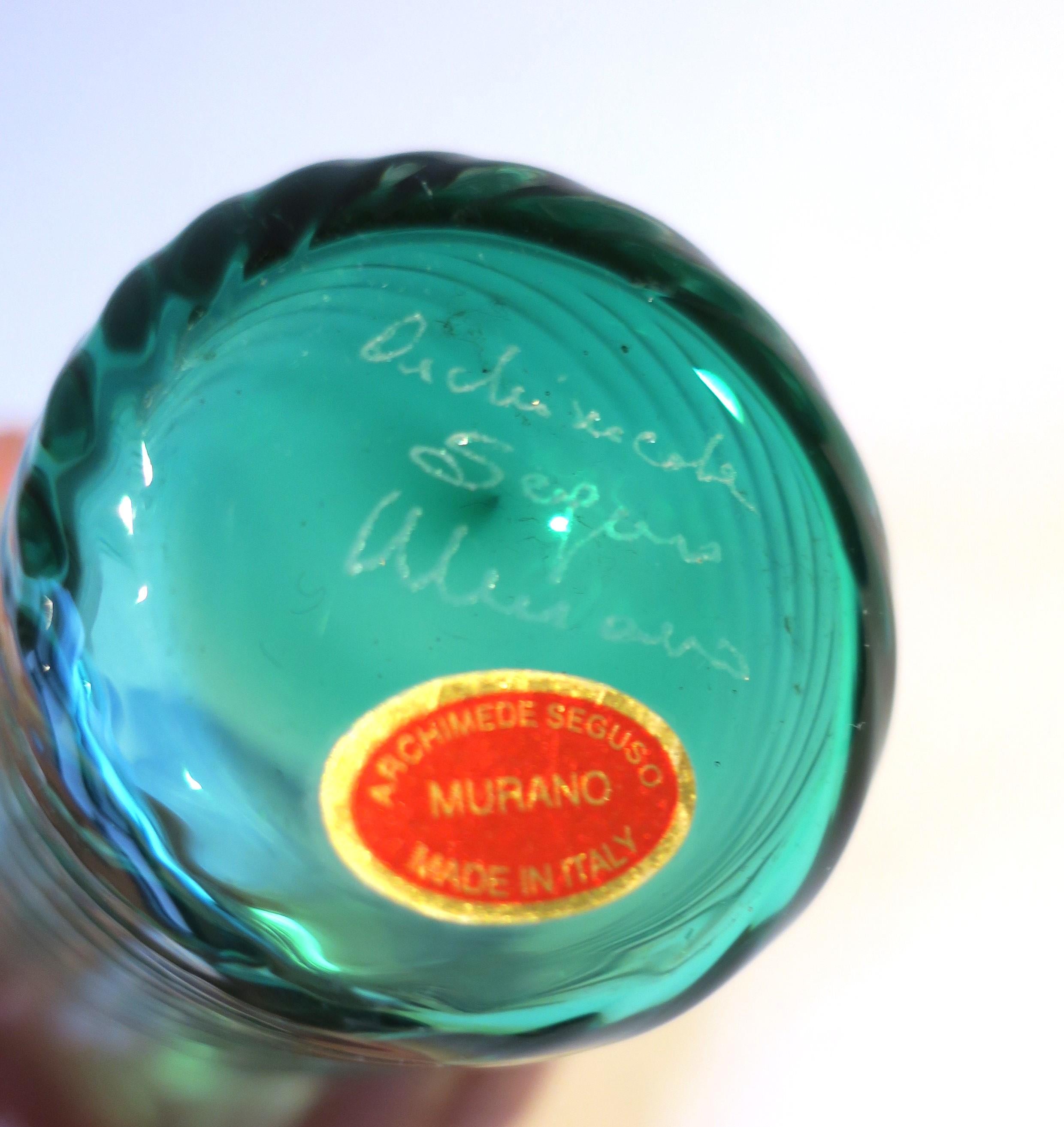 20ième siècle Vase ou récipient en verre cannelé vert émeraude de Murano Achimede Seguso (Italie) en vente