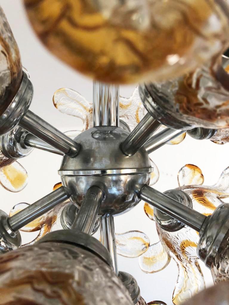 Metà XX secolo Lampadario Sputnik in ambra di Murano di Mazzega Murano in vendita