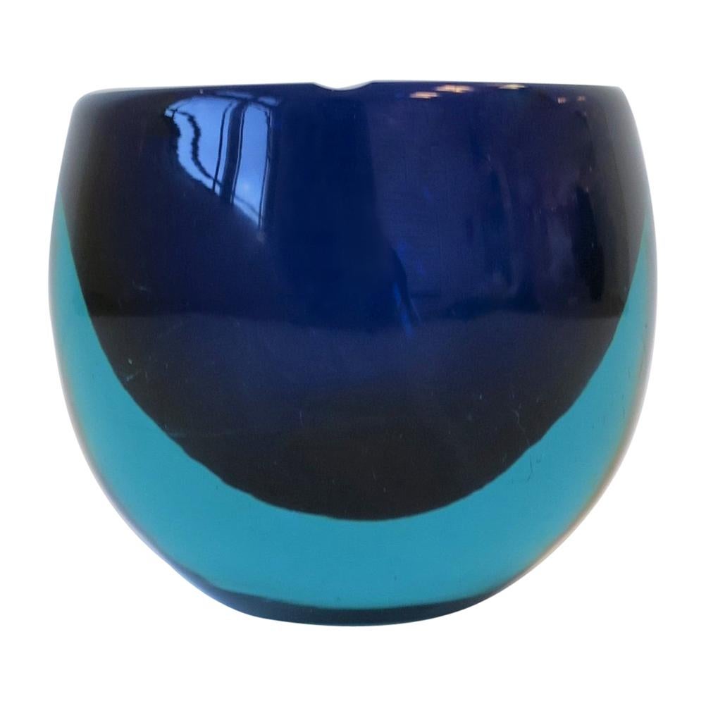 Pair of French Art Deco Ashtrays at 1stDibs