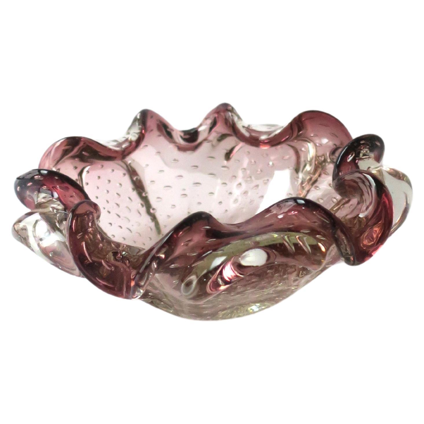 Italian Murano Art Glass Bowl in the style of Seguso For Sale