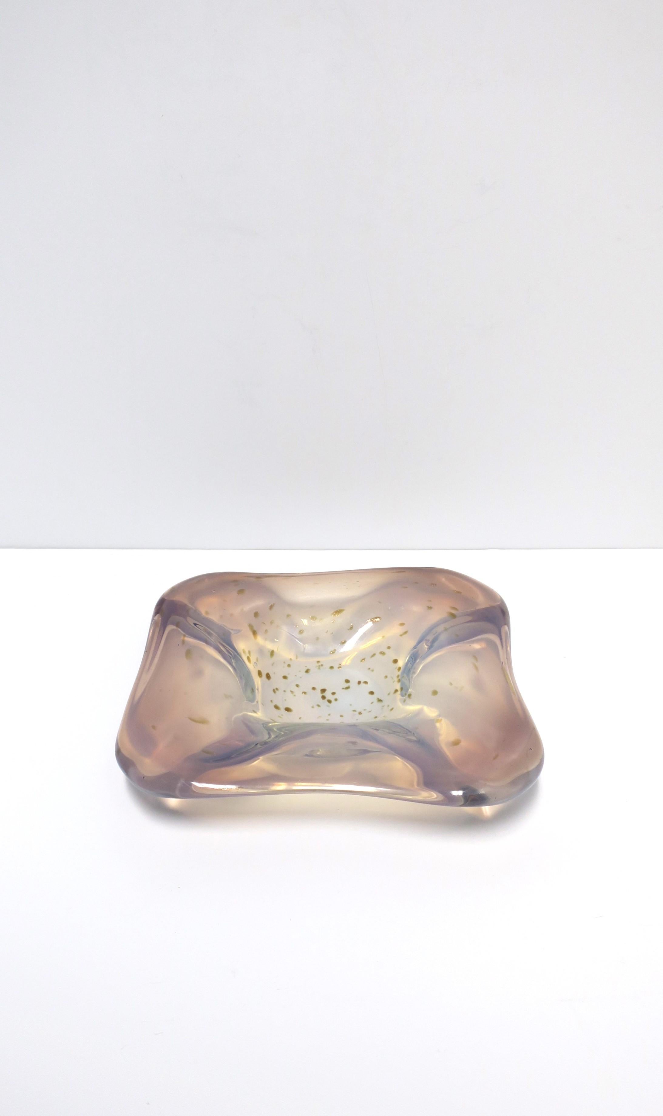 Italian Murano Art Glass Bowl White Opaline, Pink and Shimmering Gold Drops In Good Condition For Sale In New York, NY