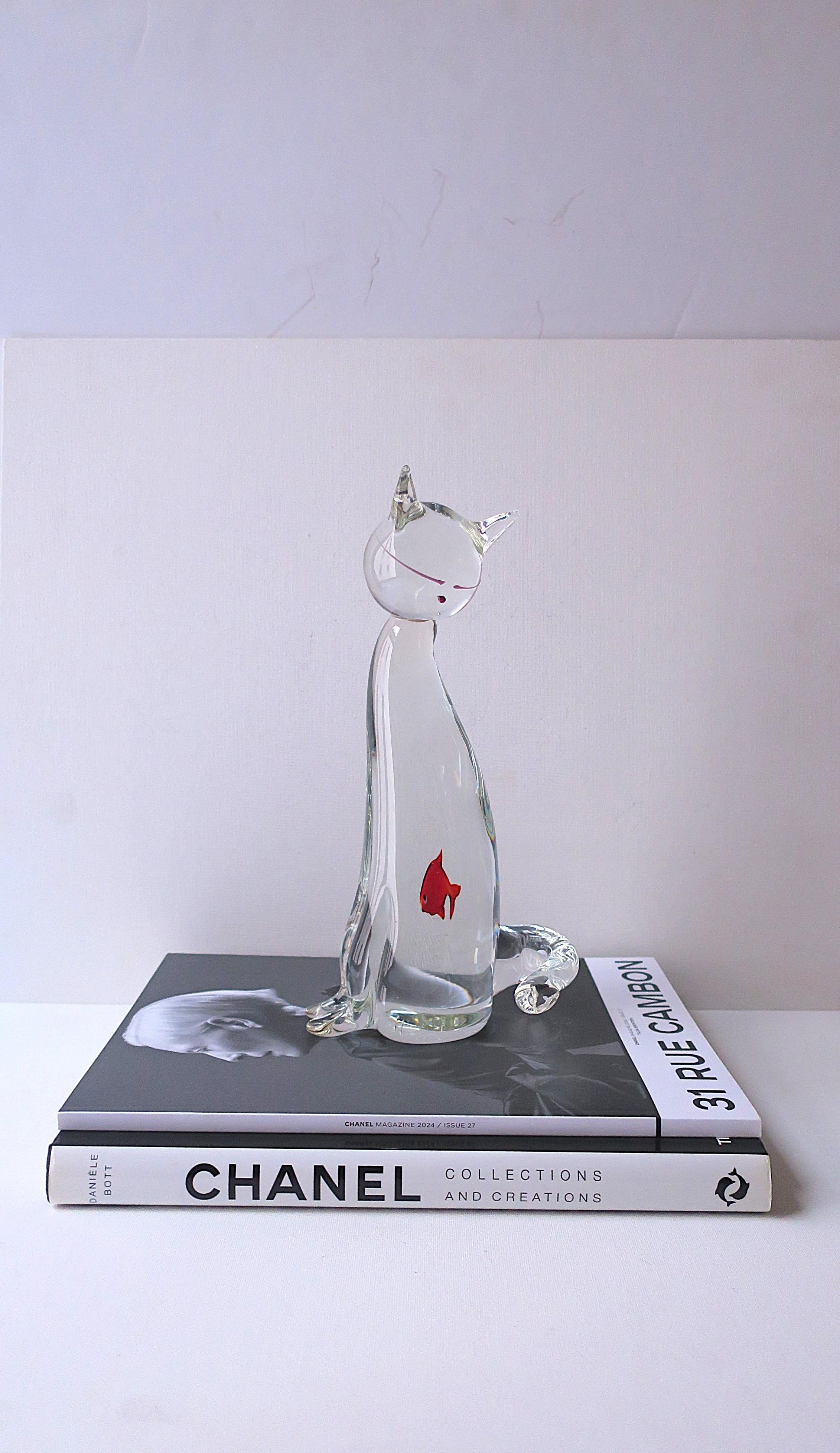Italian Murano Art Glass Cat and Goldfish Sculpture In Excellent Condition For Sale In New York, NY