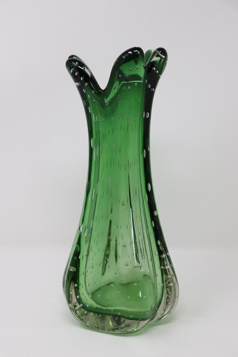 Mid-20th Century Italian Murano Art Glass Emerald Green Vase, Bullicante Model, 1960s For Sale
