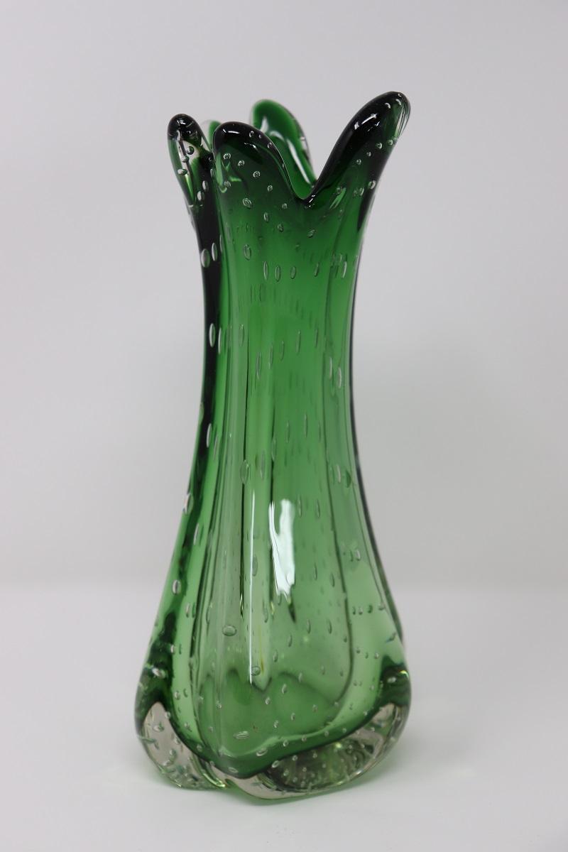 Italian Murano Art Glass Emerald Green Vase, Bullicante Model, 1960s For Sale 1