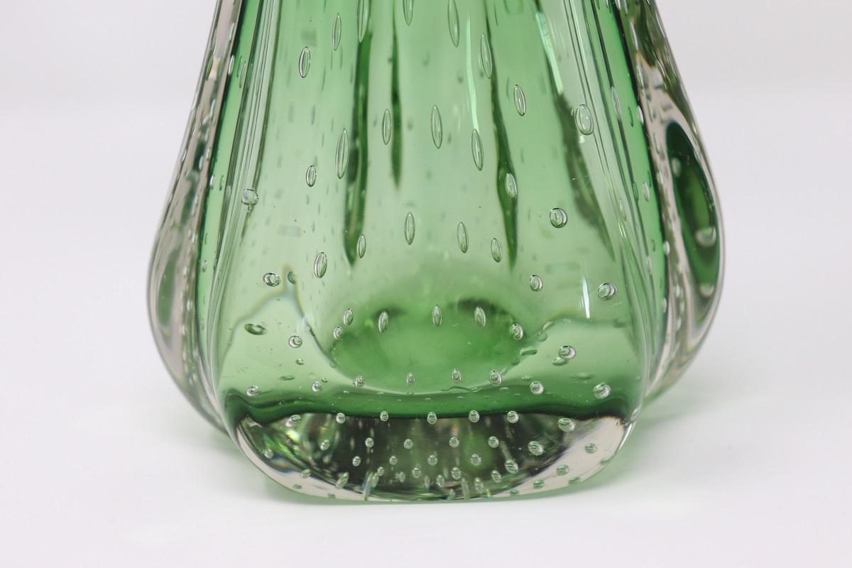 Italian Murano Art Glass Emerald Green Vase, Bullicante Model, 1960s For Sale 4