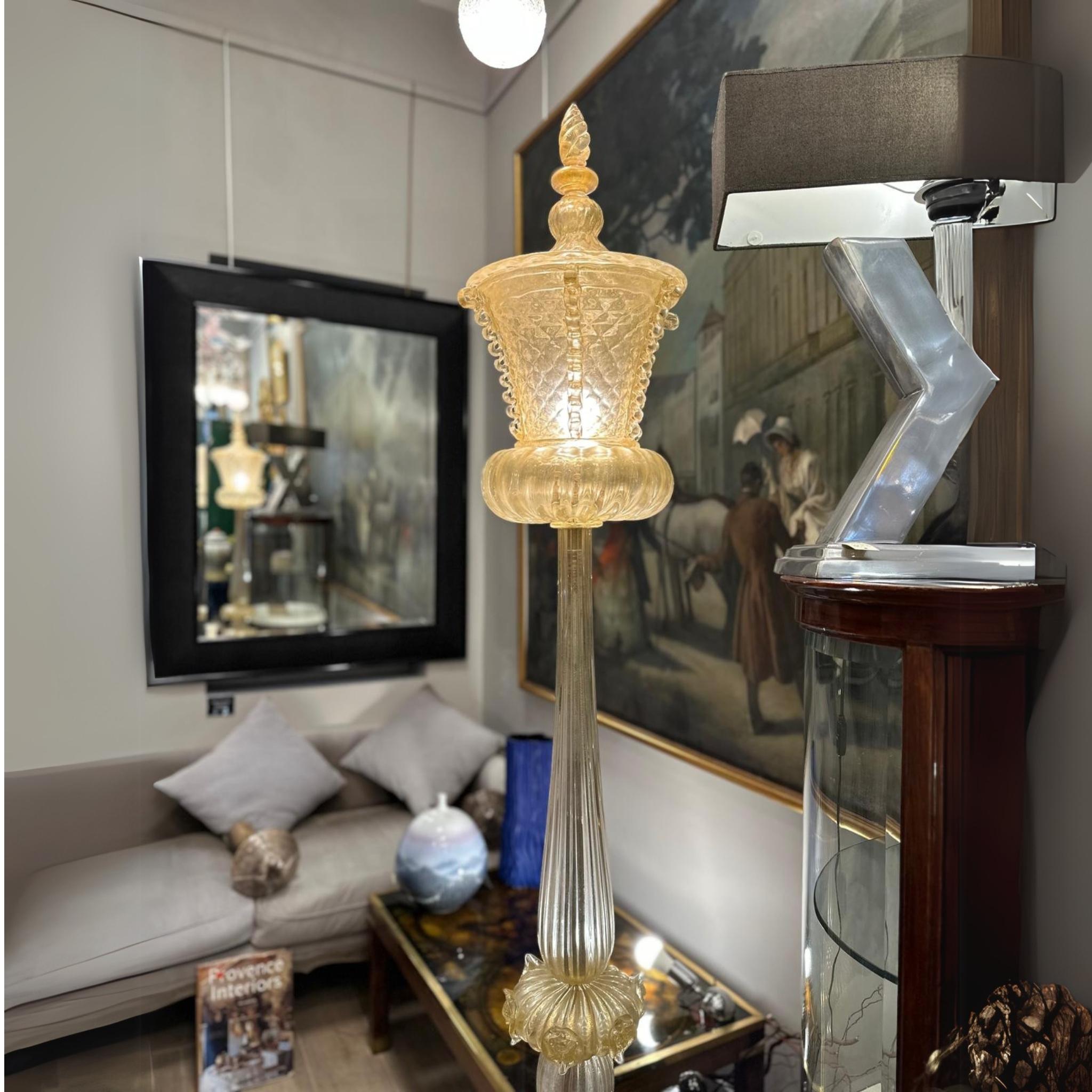 Lámpara de pie italiana de cristal de Murano, cristal dorado diseñada por Barovier & Toso Italiano en venta