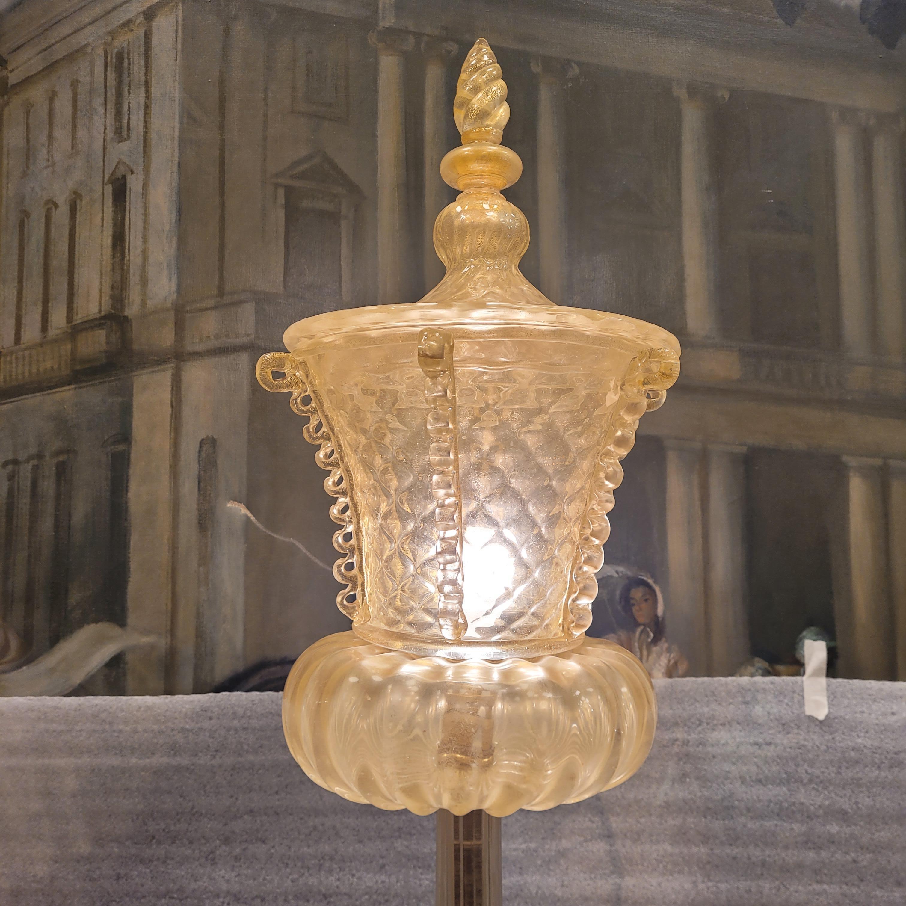 Lámpara de pie italiana de cristal de Murano, cristal dorado diseñada por Barovier & Toso Hecho a mano en venta