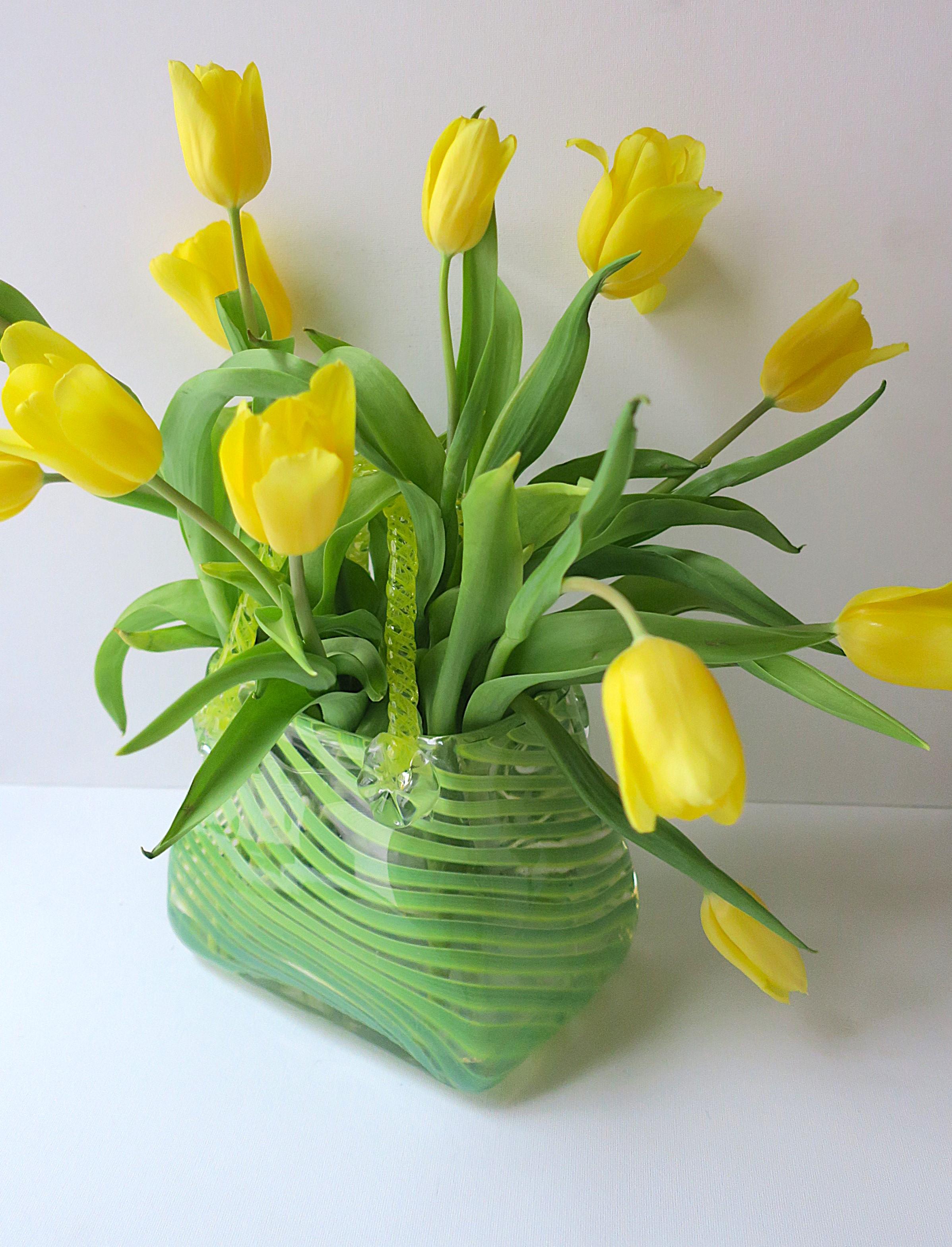 Italian Murano Art Glass Handbag Purse Vase In Good Condition For Sale In New York, NY
