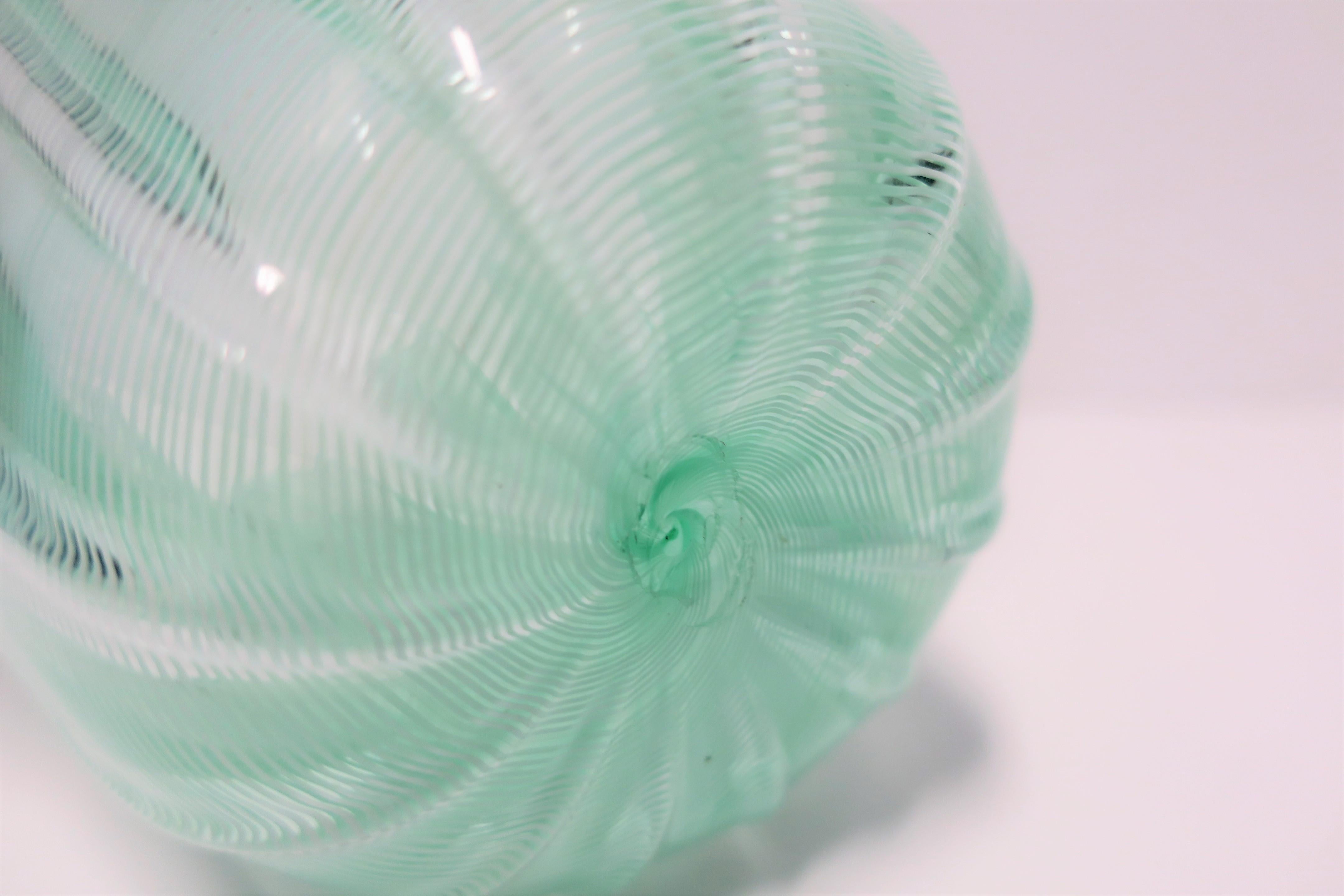 Italienische Murano-Kunstglas-Taschentuch-Vase im Venini-Stil im Angebot 4
