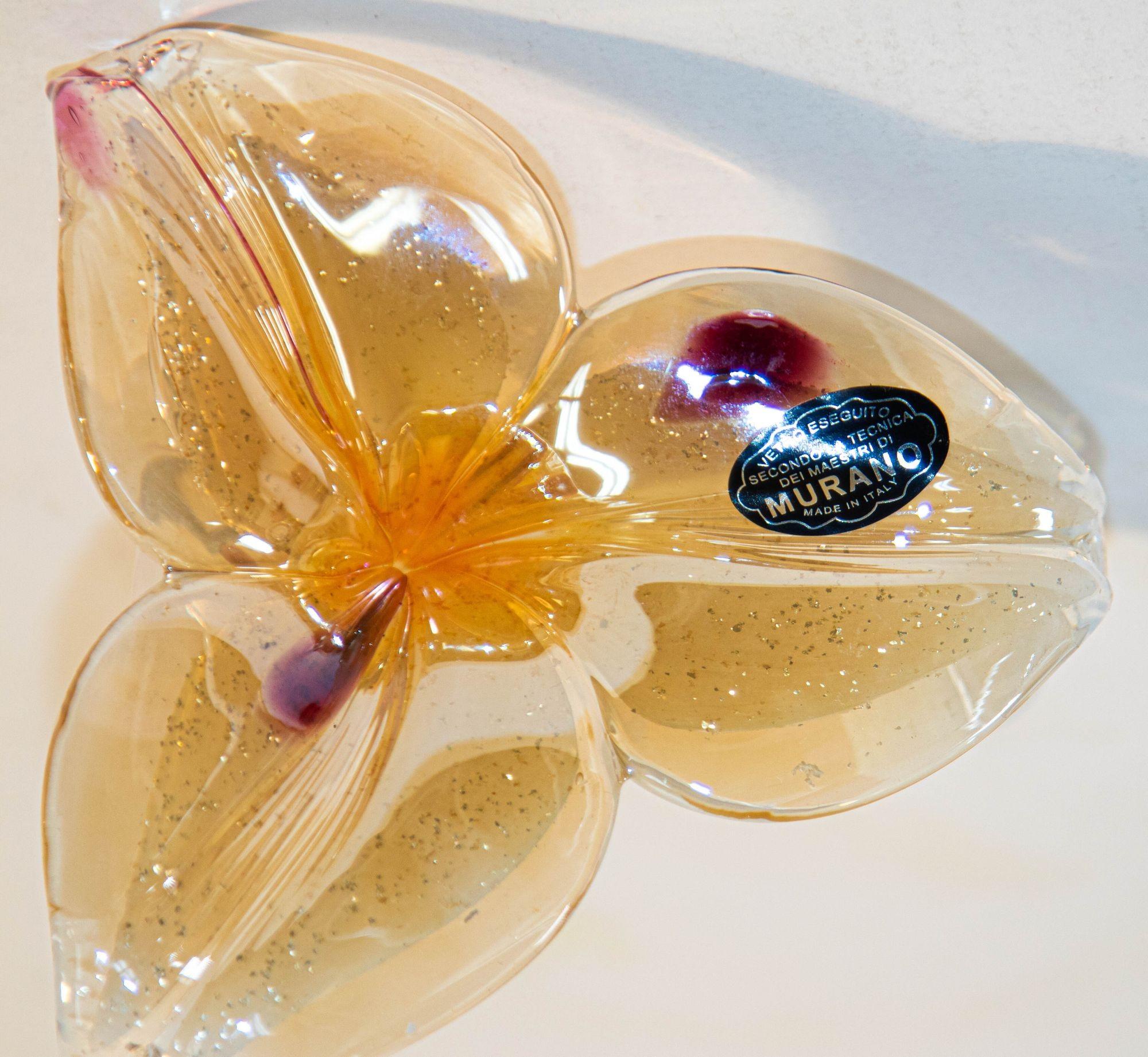 Italian Murano Art Glass Paperweight Lily Flower with Curled Stem Sculpture 1980 For Sale 4