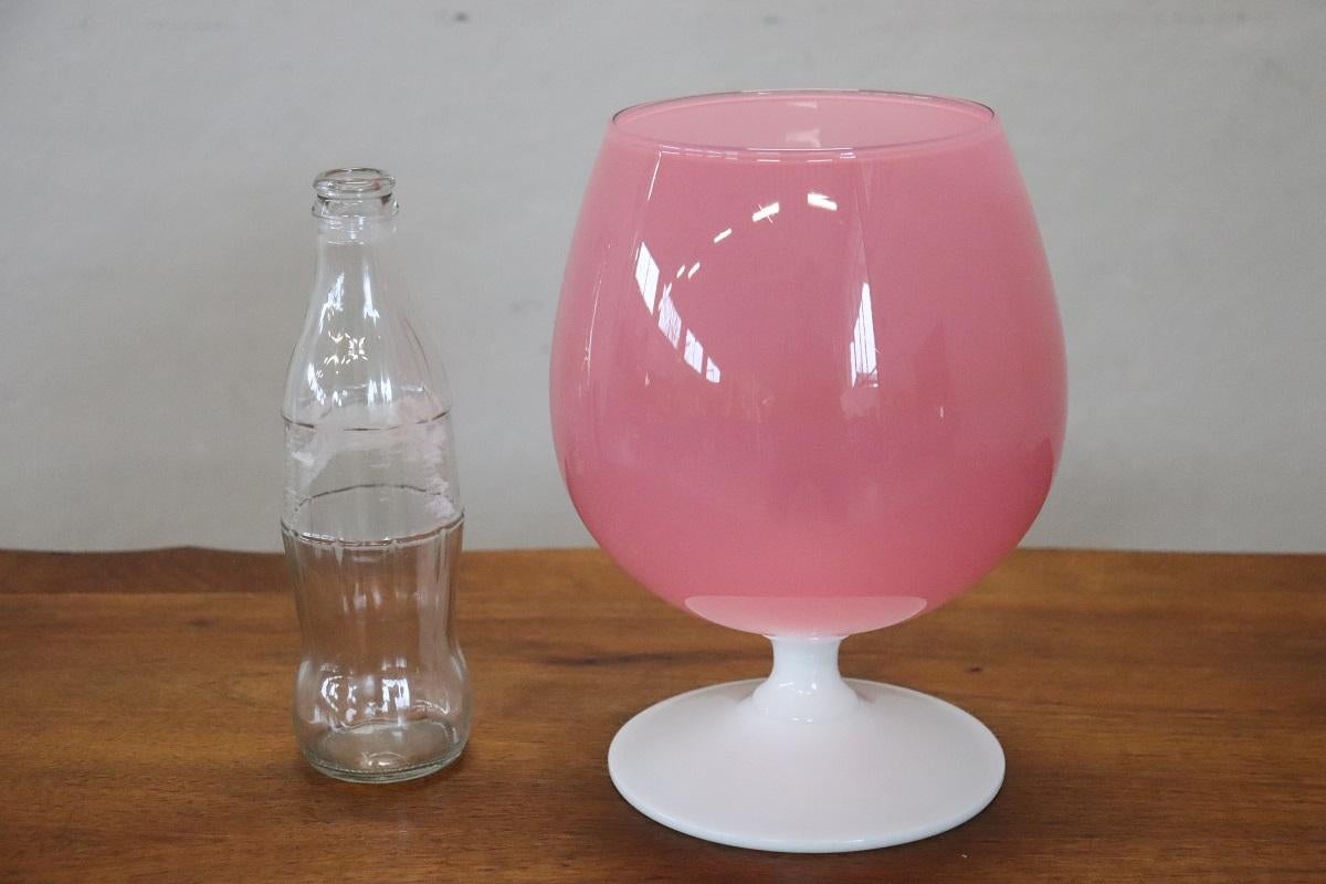 Italiano Vaso rosa in vetro artistico italiano di Murano, CIRCA 1960 in vendita