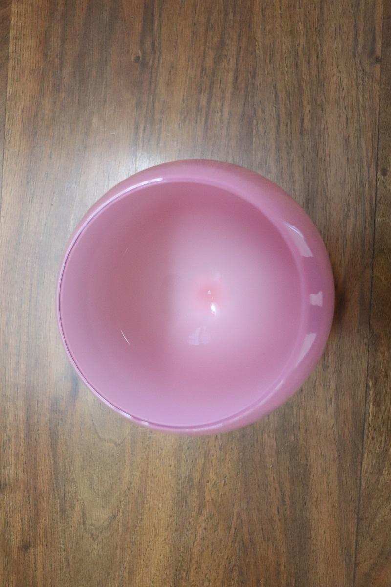Vaso rosa in vetro artistico italiano di Murano, CIRCA 1960 In condizioni buone in vendita a Casale Monferrato, IT