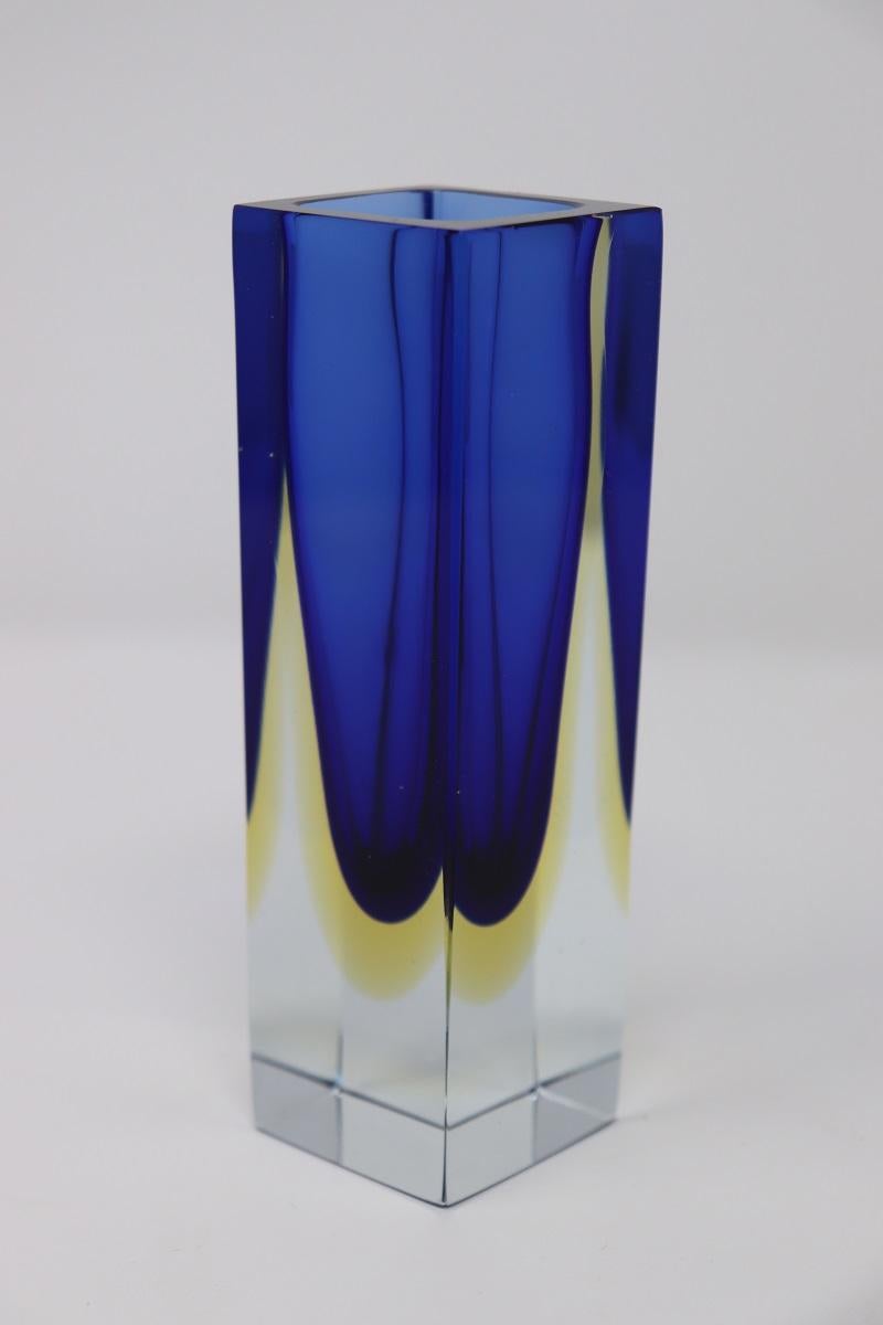 Italiano Piccolo vaso blu in vetro artistico di Murano, Flavio Poli per Seguso, anni '70 in vendita