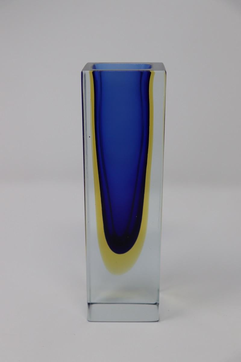 Piccolo vaso blu in vetro artistico di Murano, Flavio Poli per Seguso, anni '70 In condizioni ottime in vendita a Casale Monferrato, IT
