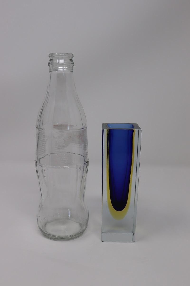 Piccolo vaso blu in vetro artistico di Murano, Flavio Poli per Seguso, anni '70 in vendita 3