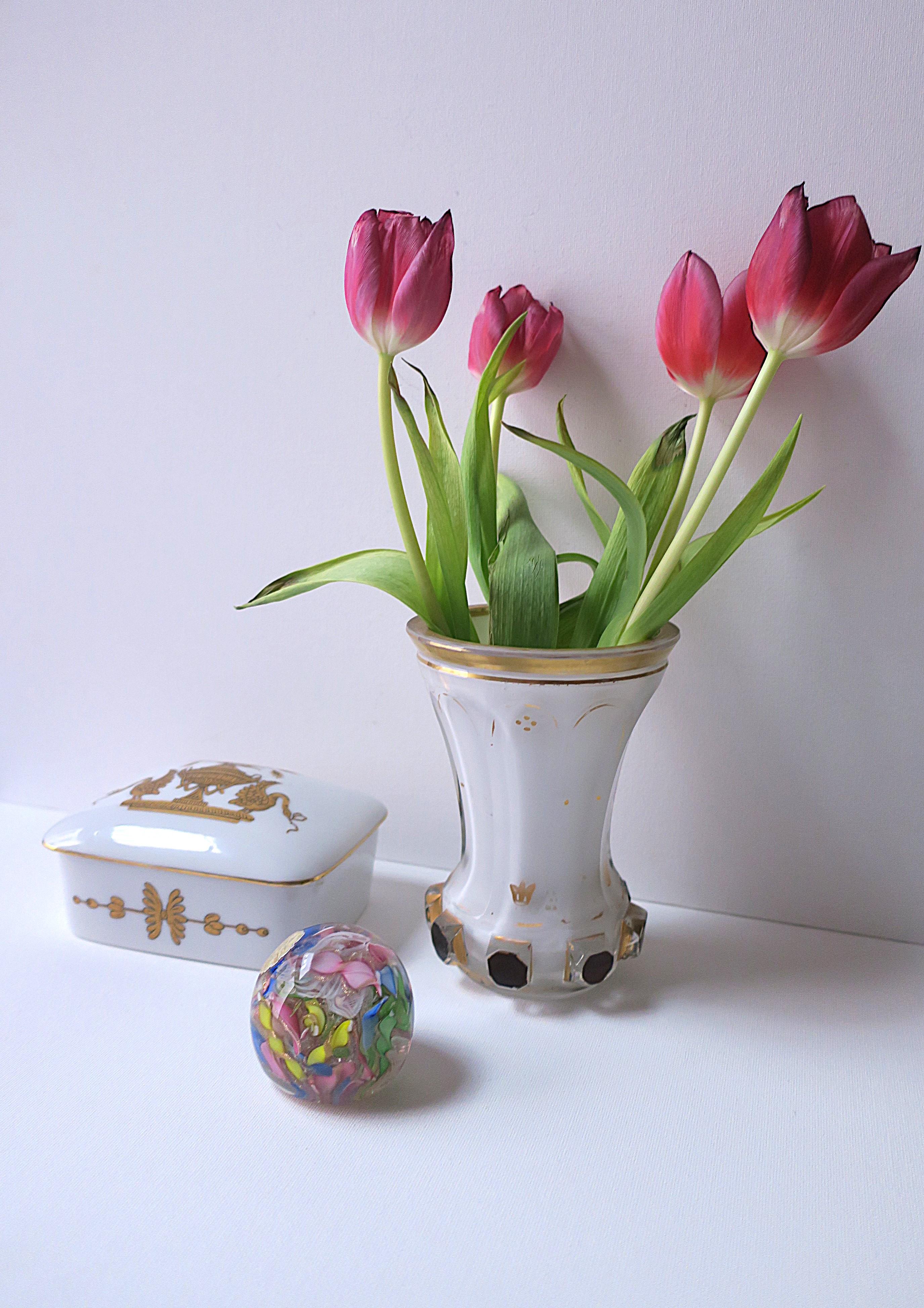 Italian Murano Art Glass Sphere Paperweight In Excellent Condition For Sale In New York, NY