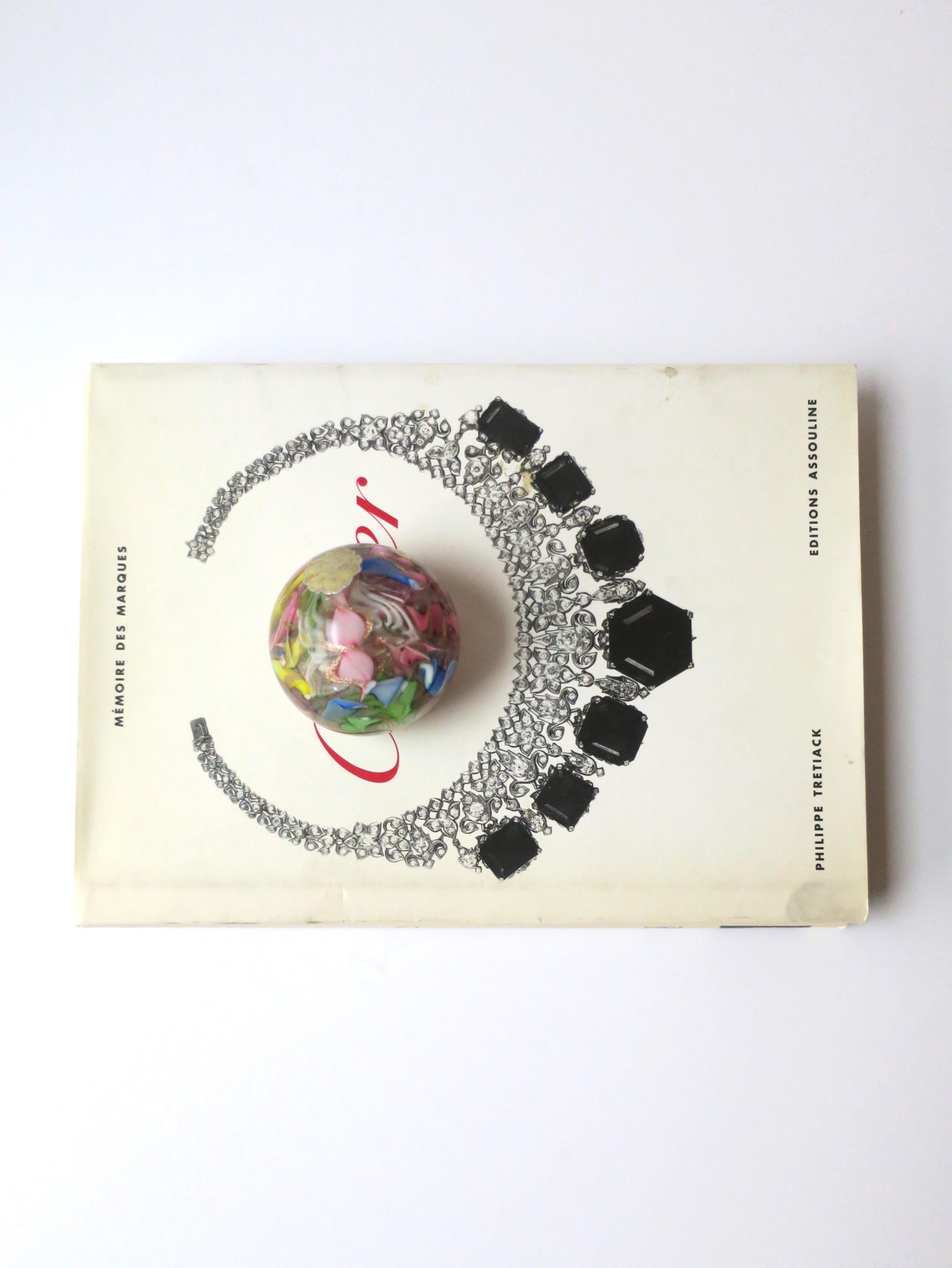20ième siècle Presse-papier sphère en verre d'art italien de Murano en vente