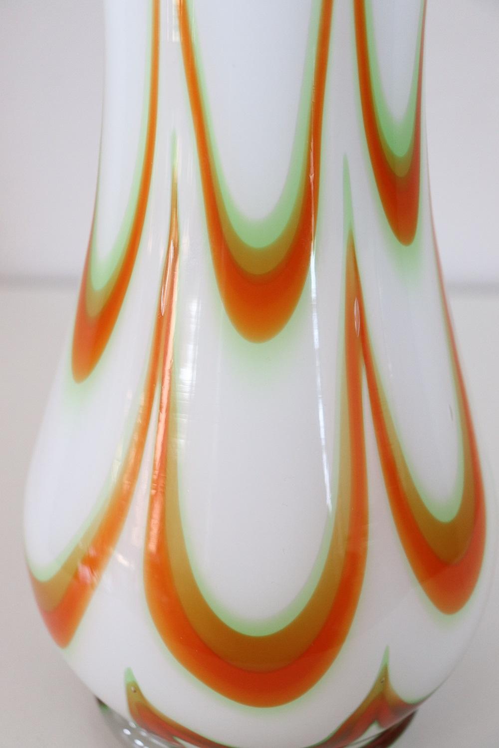 Italian Murano Art Glass Vase with Kinetic Decoration, 1960s For Sale 2