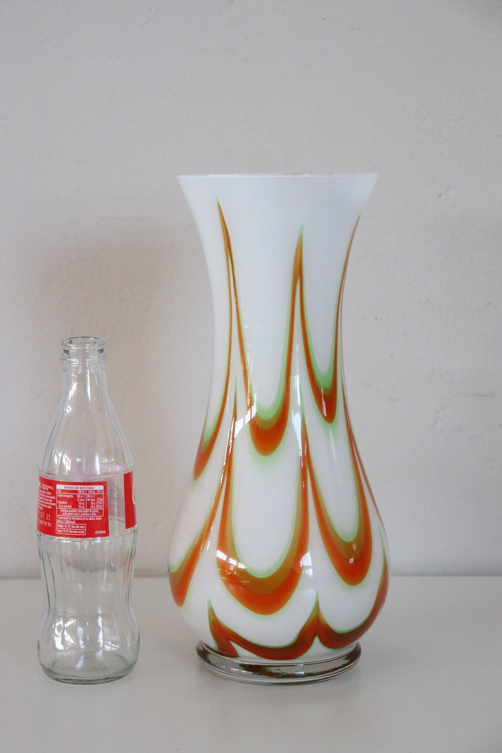 Italian Murano Art Glass Vase with Kinetic Decoration, 1960s For Sale 4