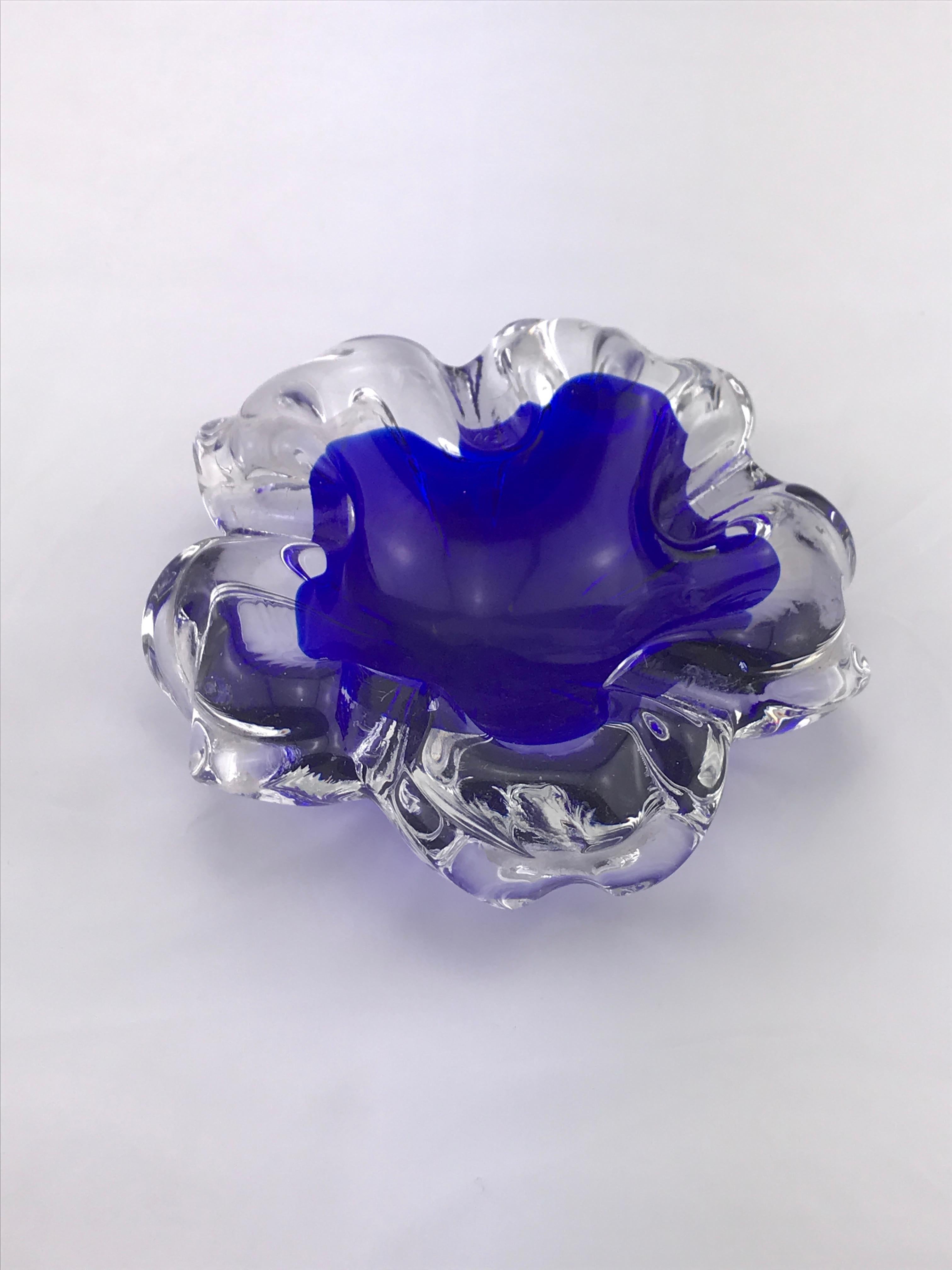 Italian 1960s Murano ashtray, beautiful blue and also in perfect condition.
 In style mid century modern.