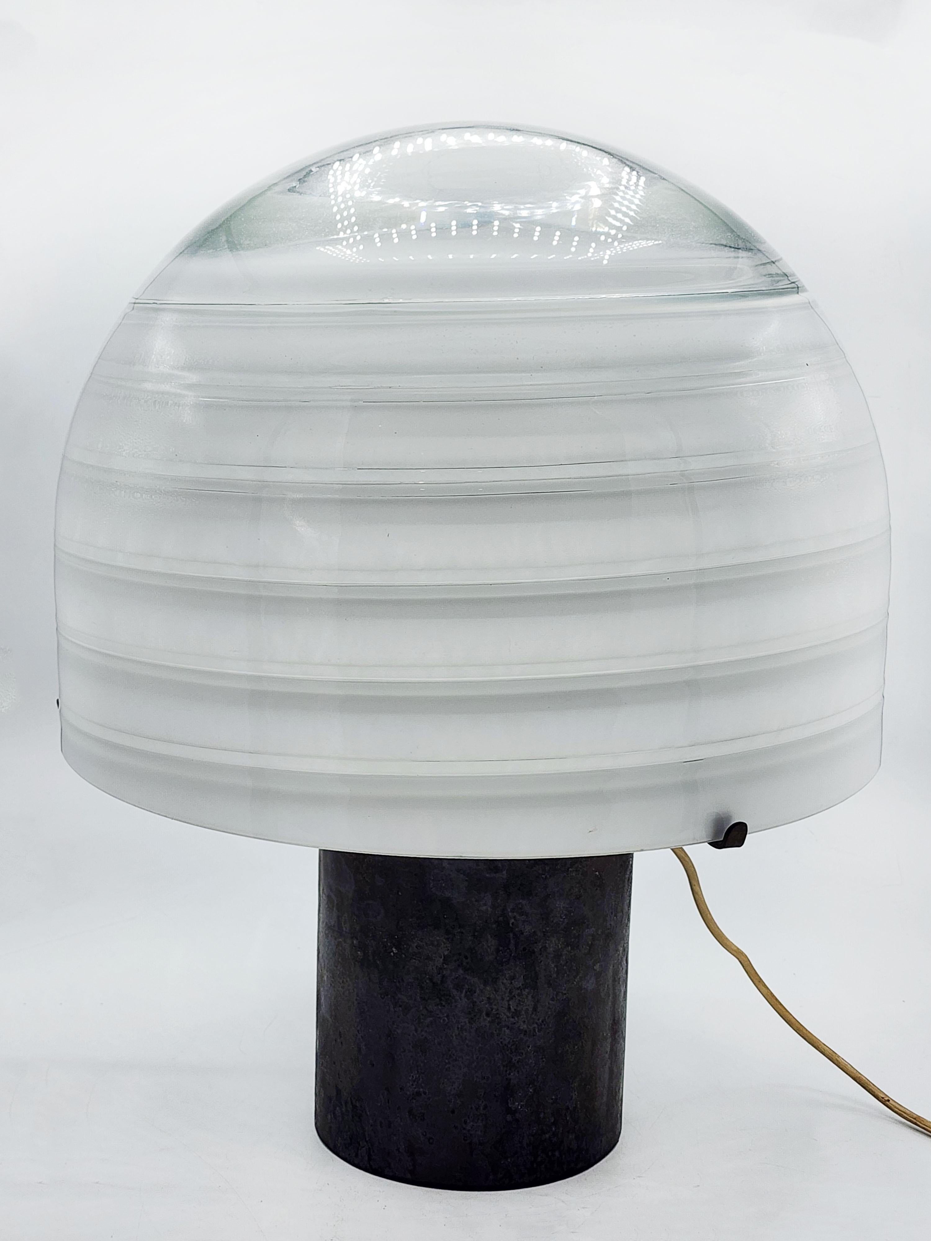 Hand-Crafted Italian Murano Barbini Lamp For Sale