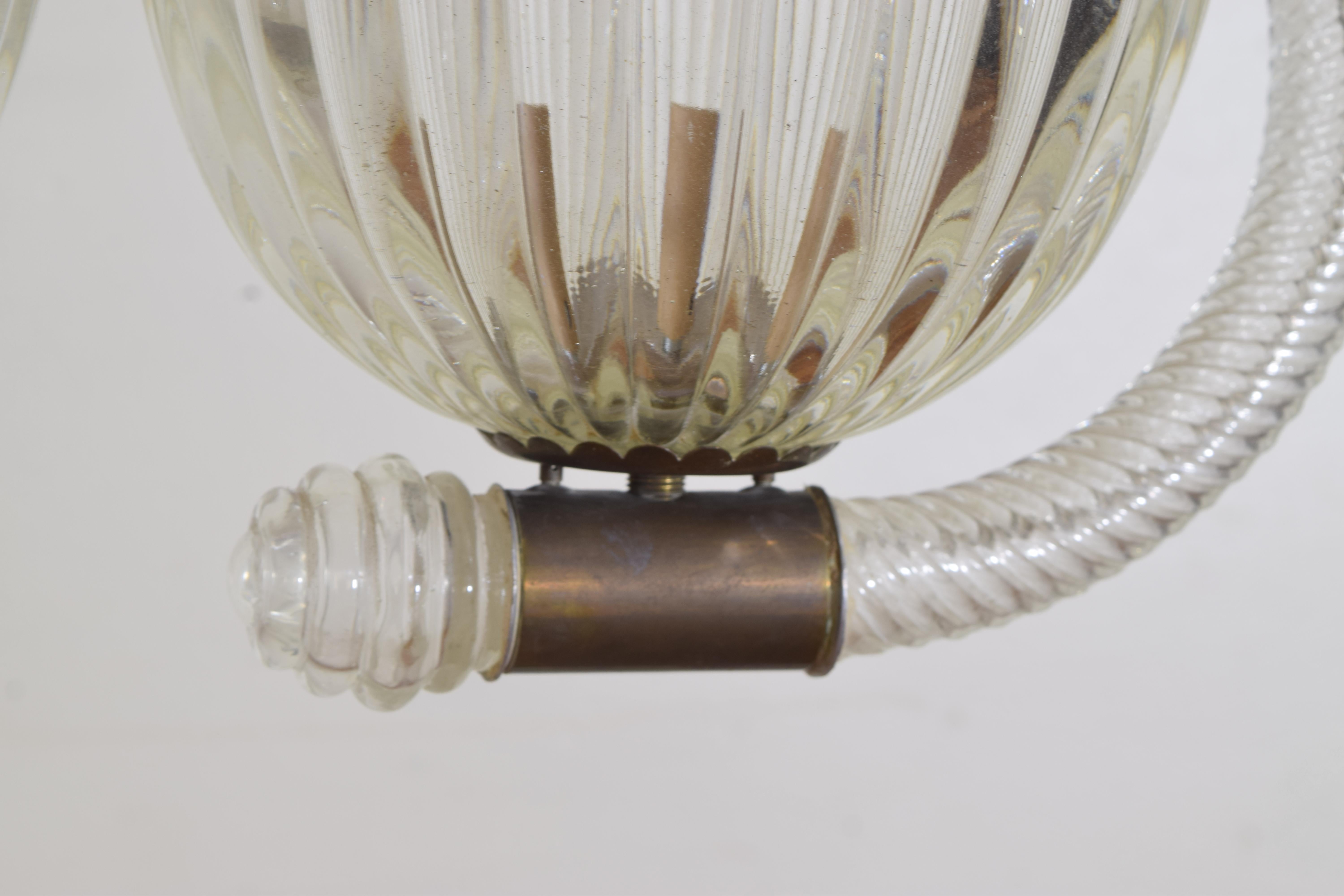Italienischer 2-Licht-Kronleuchter aus Muranoglas, geblasenem und gegossenem Glas und Messing, Mitte des 20. Jahrhunderts im Angebot 2