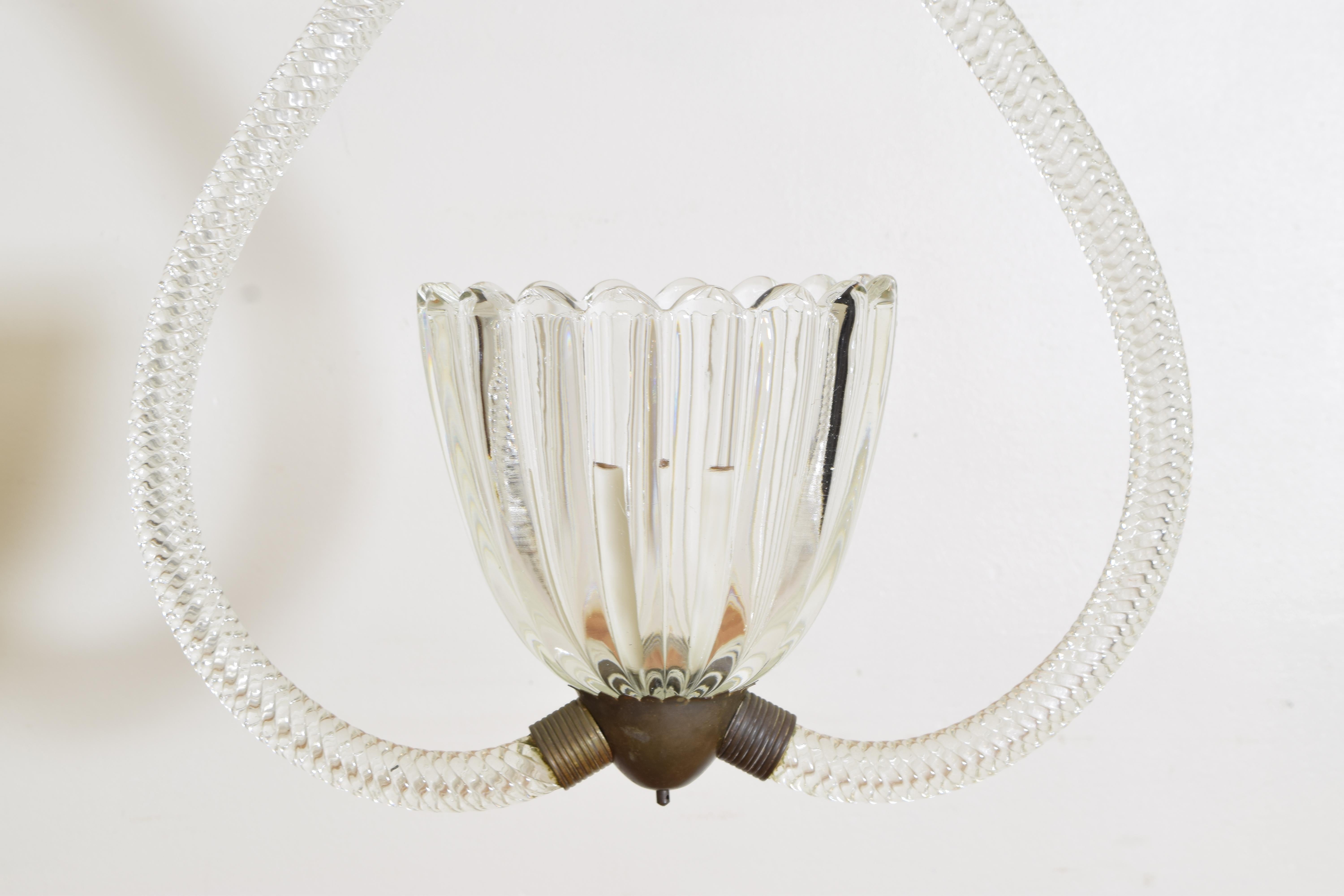 Italienisch, Murano, 1-Light Pendelleuchte aus geblasenem Glas, 1. Hälfte 20. (Mitte des 20. Jahrhunderts) im Angebot