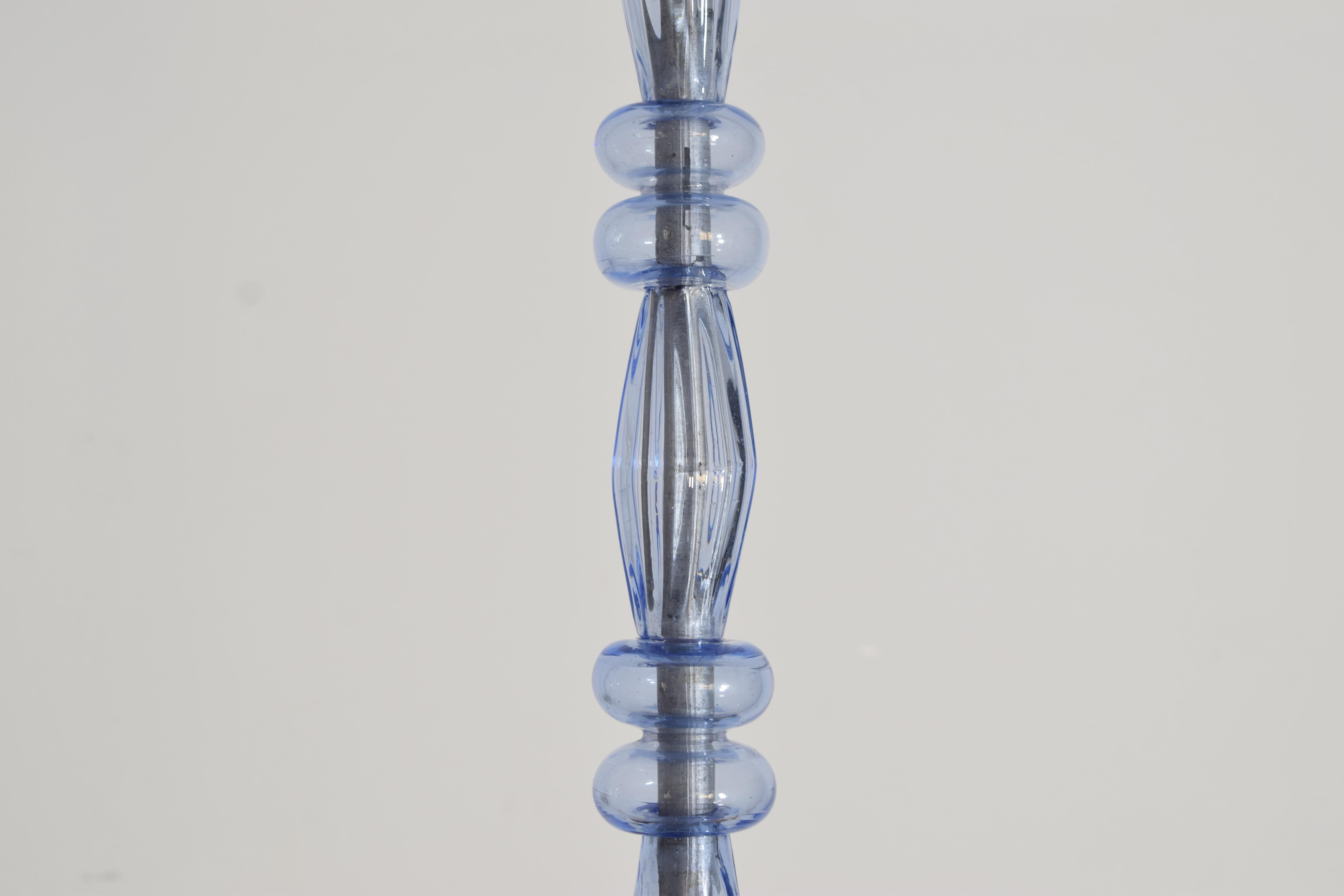 Italiano, Murano, Lampadario a 3 luci in vetro soffiato, metà del XX secolo in vendita 2