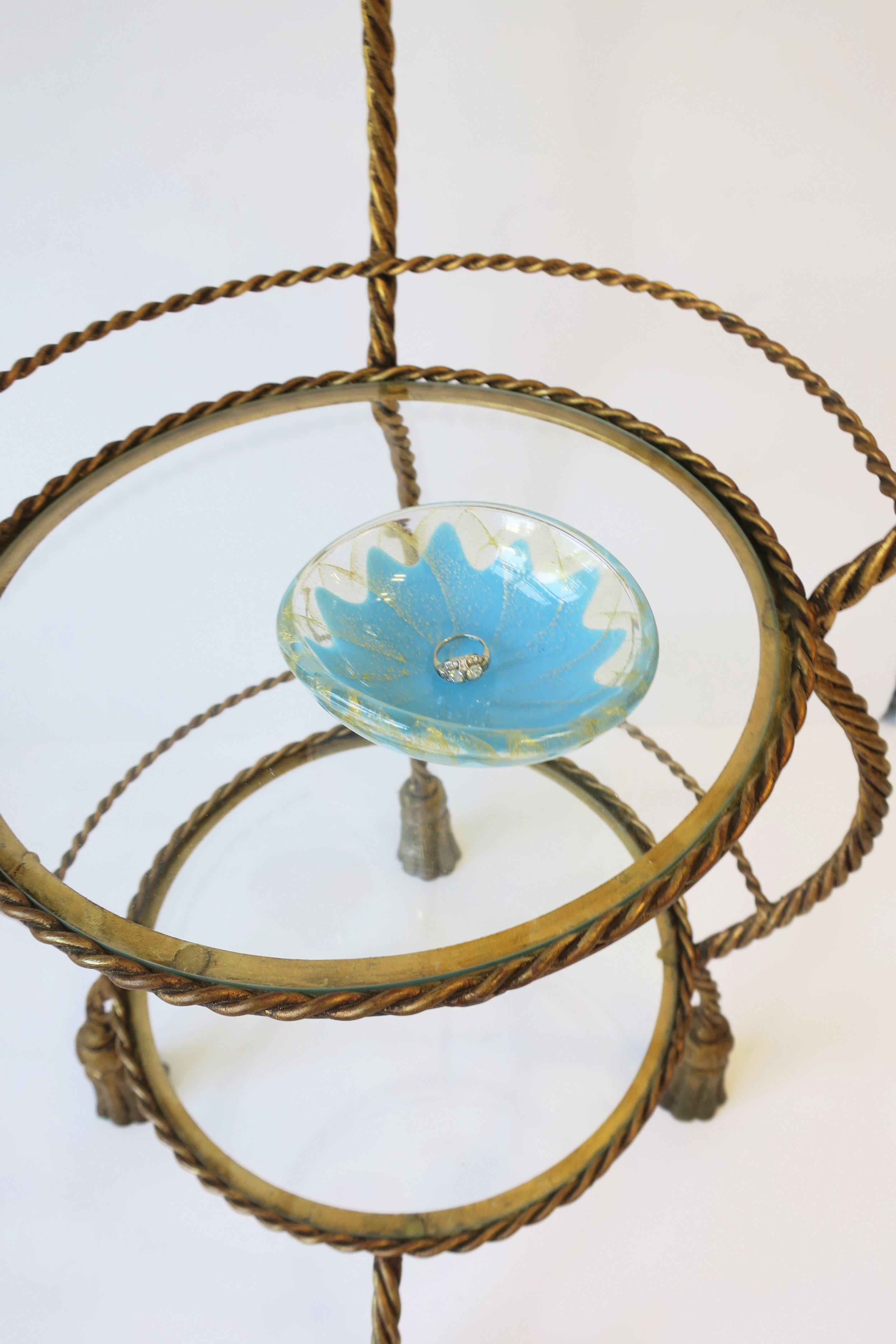 Vetro artistico Ciotola in vetro artistico italiano di Murano oro e blu in vendita
