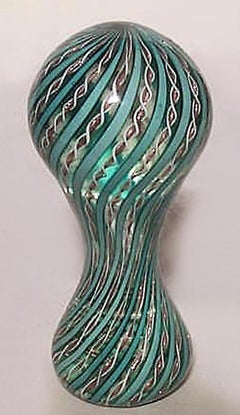 Pisapapeles italiano de cristal de Murano azul y blanco