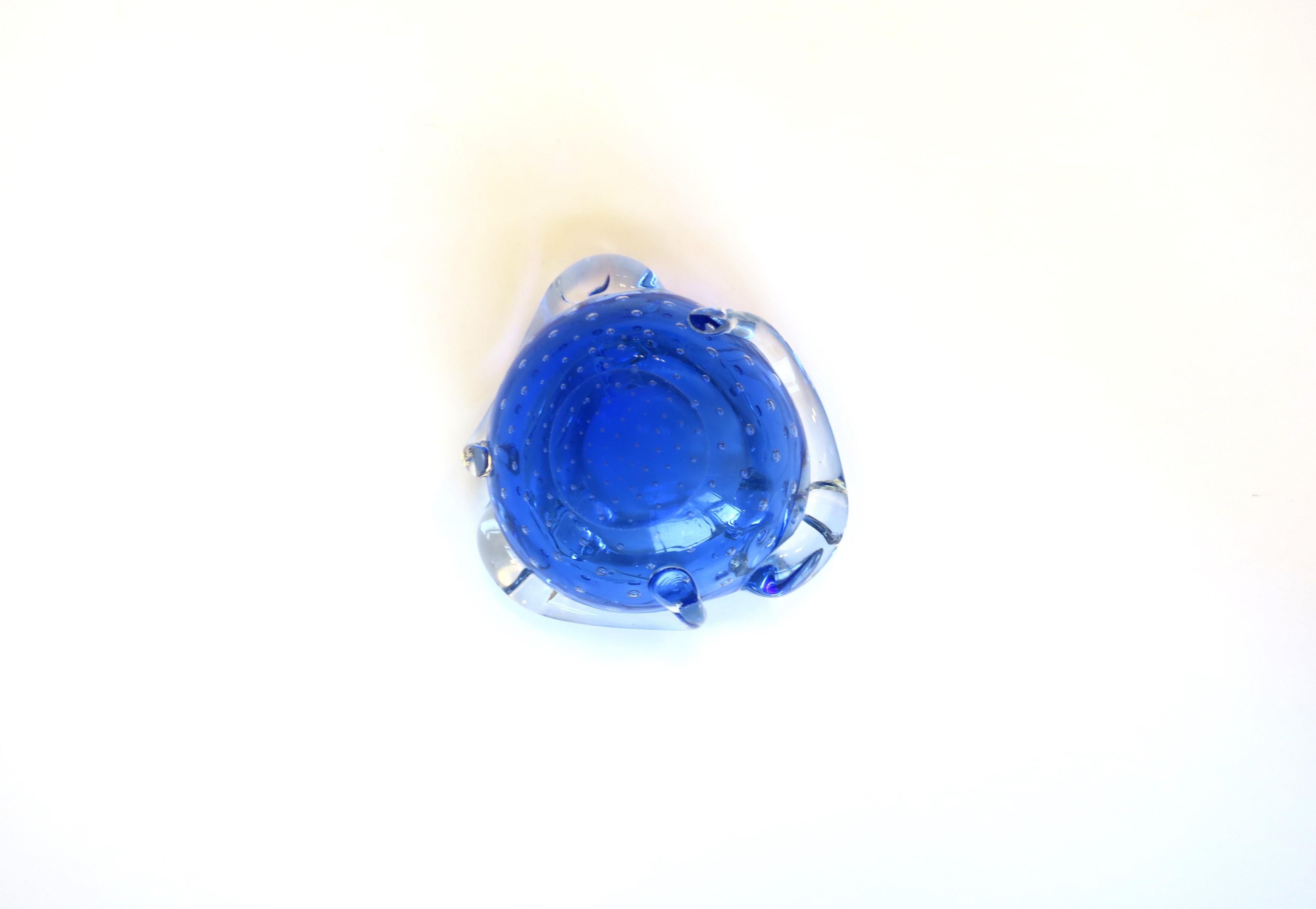 Cendrier ou bol en verre d'art bleu de Murano italien en vente 2