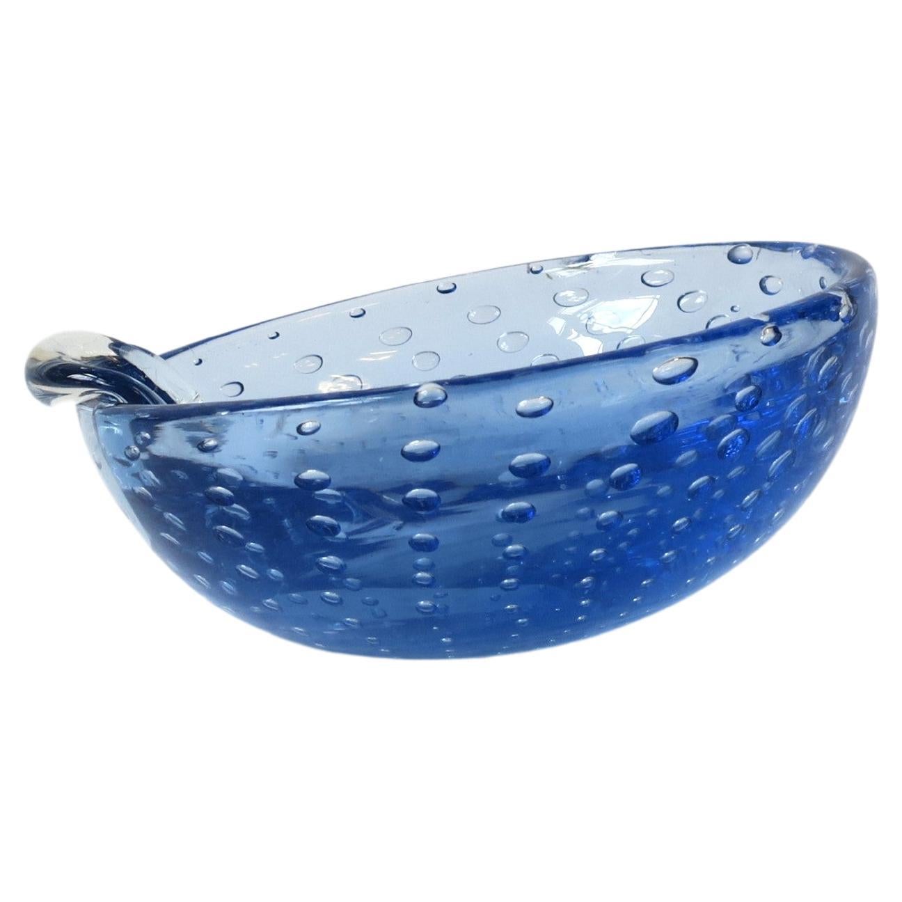 Cuenco o cenicero italiano de cristal artístico azul de Murano Hecho a mano en venta