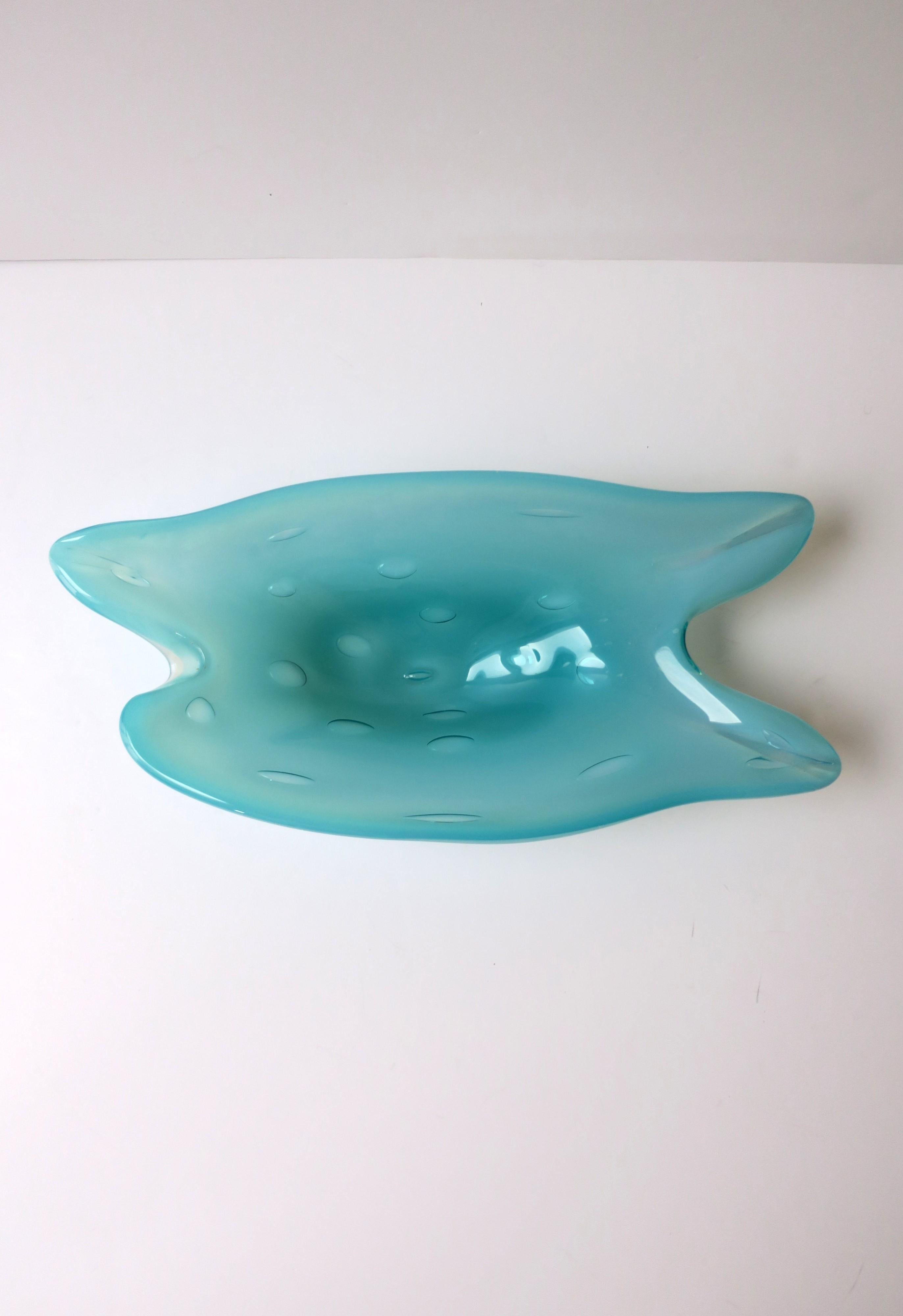 Mid-Century Modern Italian Murano Blue Art Glass Bowl with Big Bubble Design Barovier et Toso For Sale