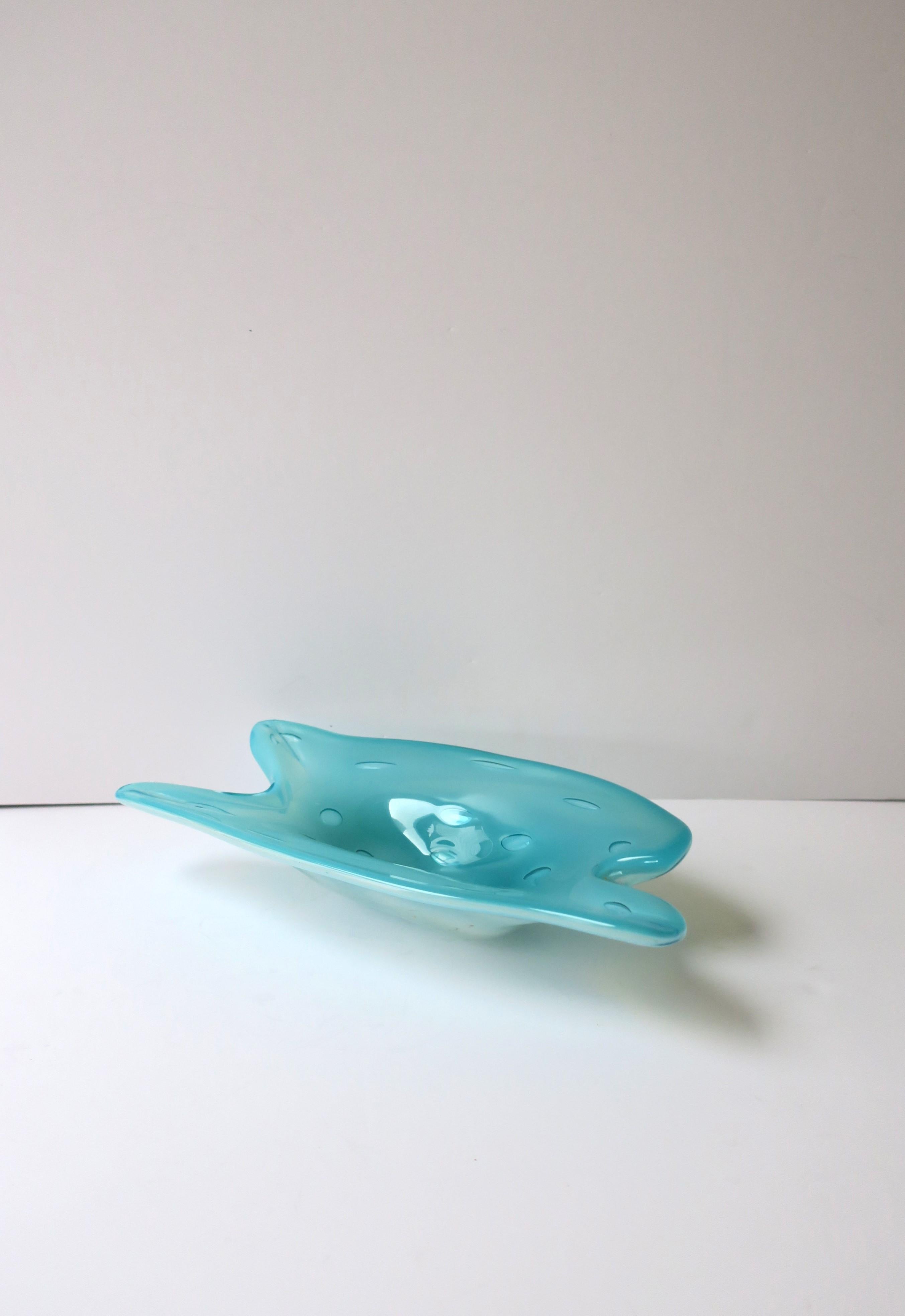 Italian Murano Blue Art Glass Bowl with Big Bubble Design Barovier et Toso In Good Condition For Sale In New York, NY