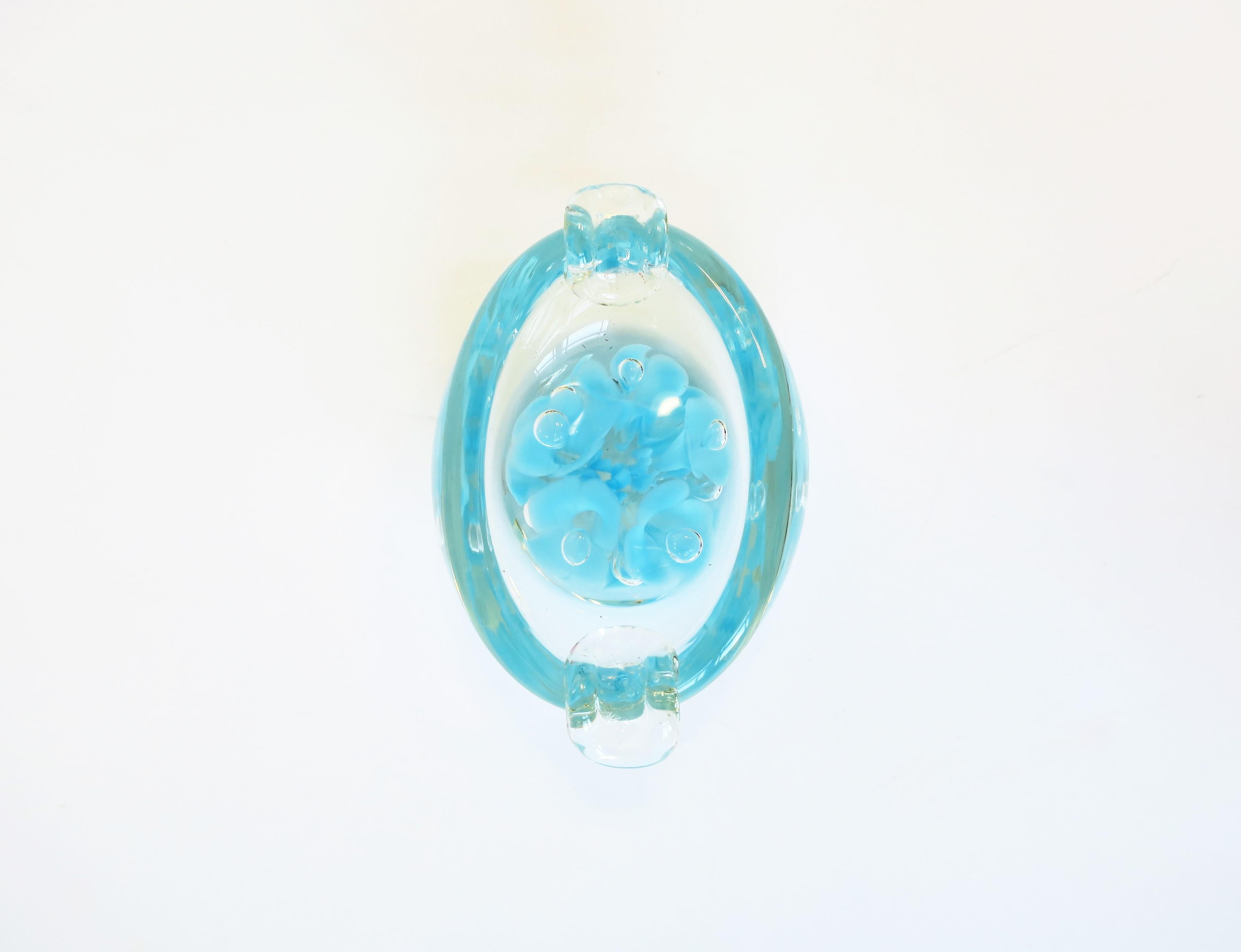 Mid-Century Modern Cendrier ou bol italien bleu ciel en verre de Murano en vente