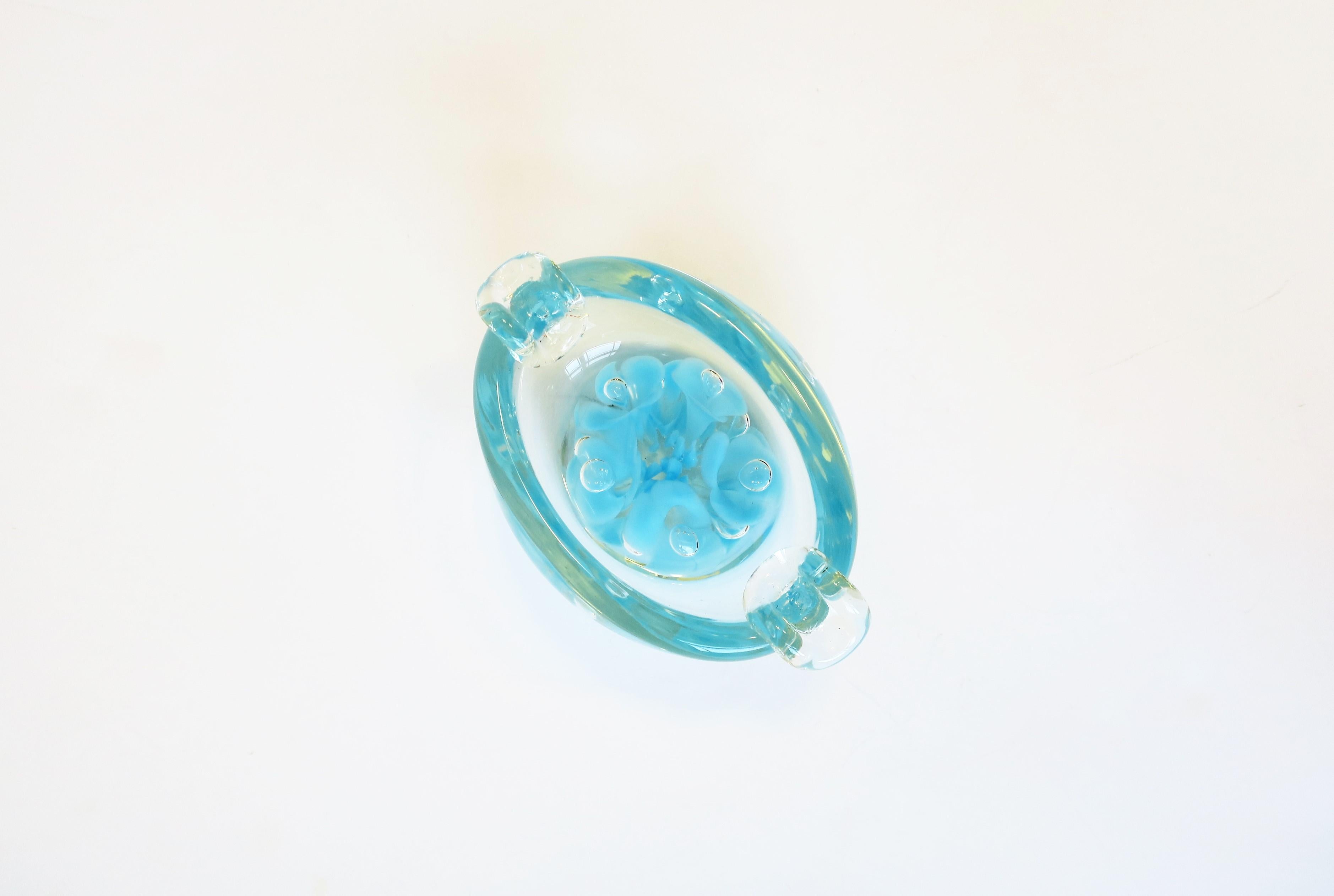 Fait main Cendrier ou bol italien bleu ciel en verre de Murano en vente