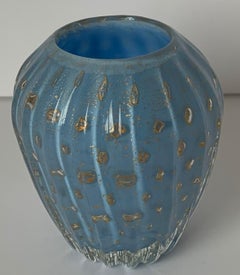 Vaso a bocciolo blu di Murano attribuito a Barbini