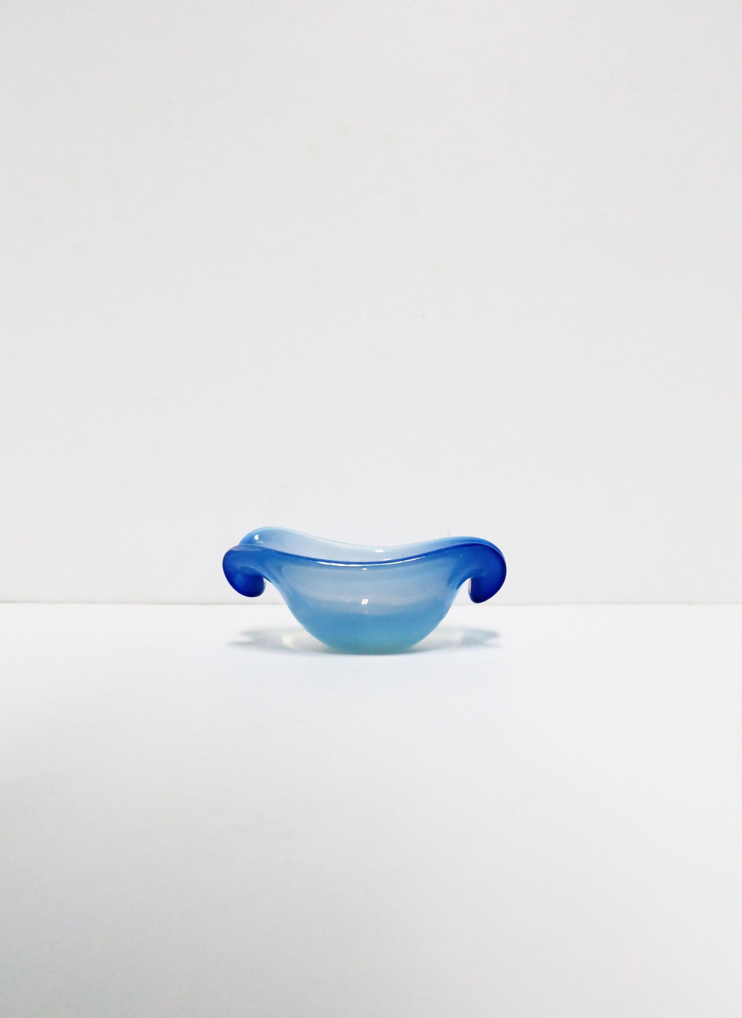 A modern Italian Murano blue opalescent oblong art glass bowl, circa mid-20th century, Italy. Great as a standalone piece, or as a small catch-all/vide-poche for jewelry. Dimensions: 2