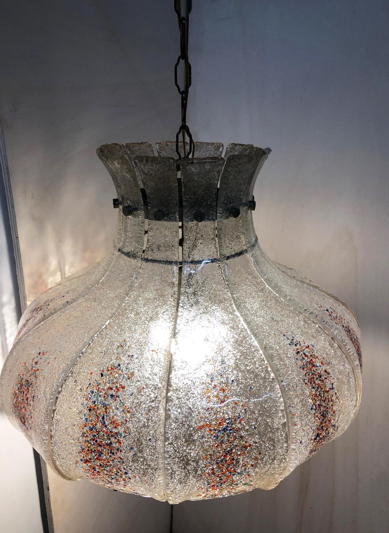 Italian Murano Chandelier Twelve Glasses Original from 1970s Special Colors In Good Condition In Buggiano, IT