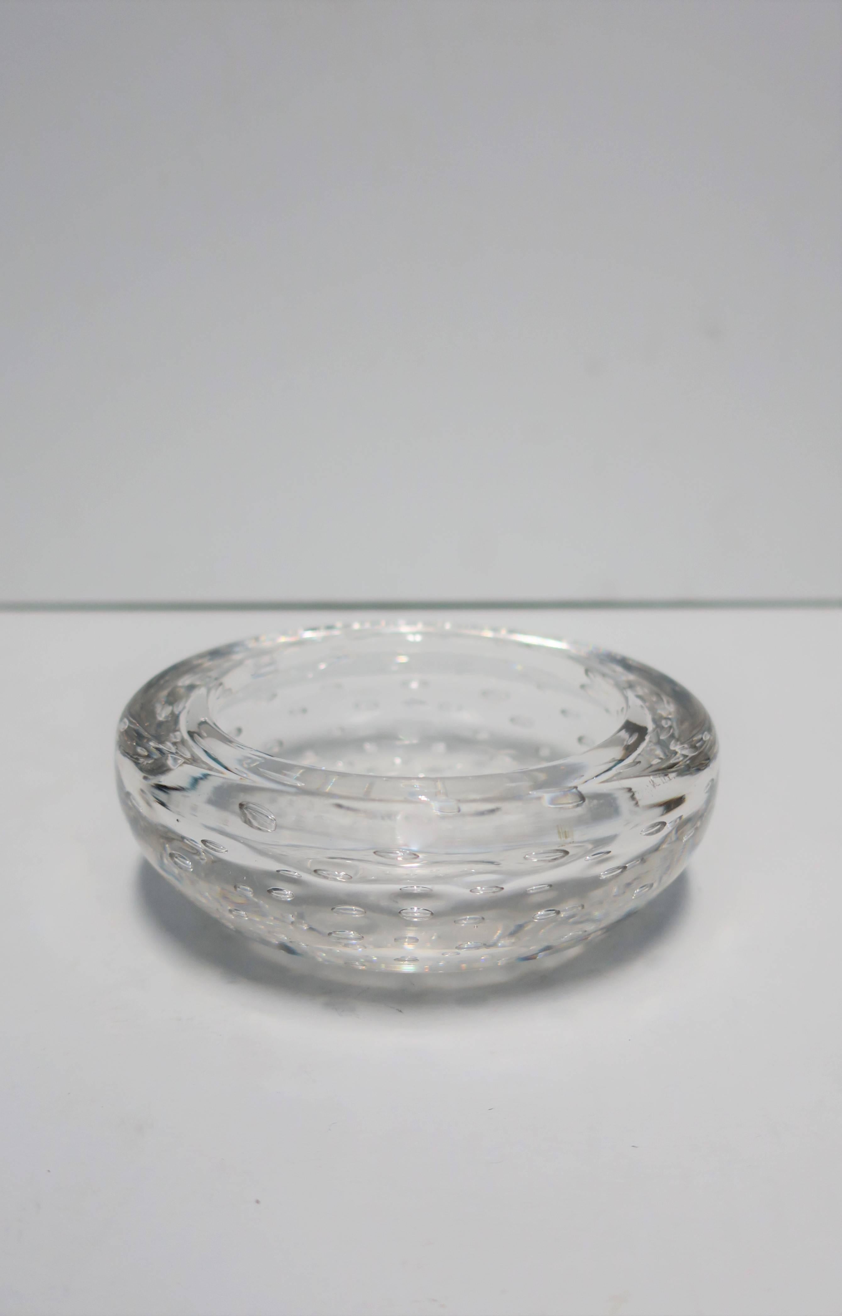 Italian Murano Clear Art Glass Bowl with Bubble Design In Excellent Condition For Sale In New York, NY