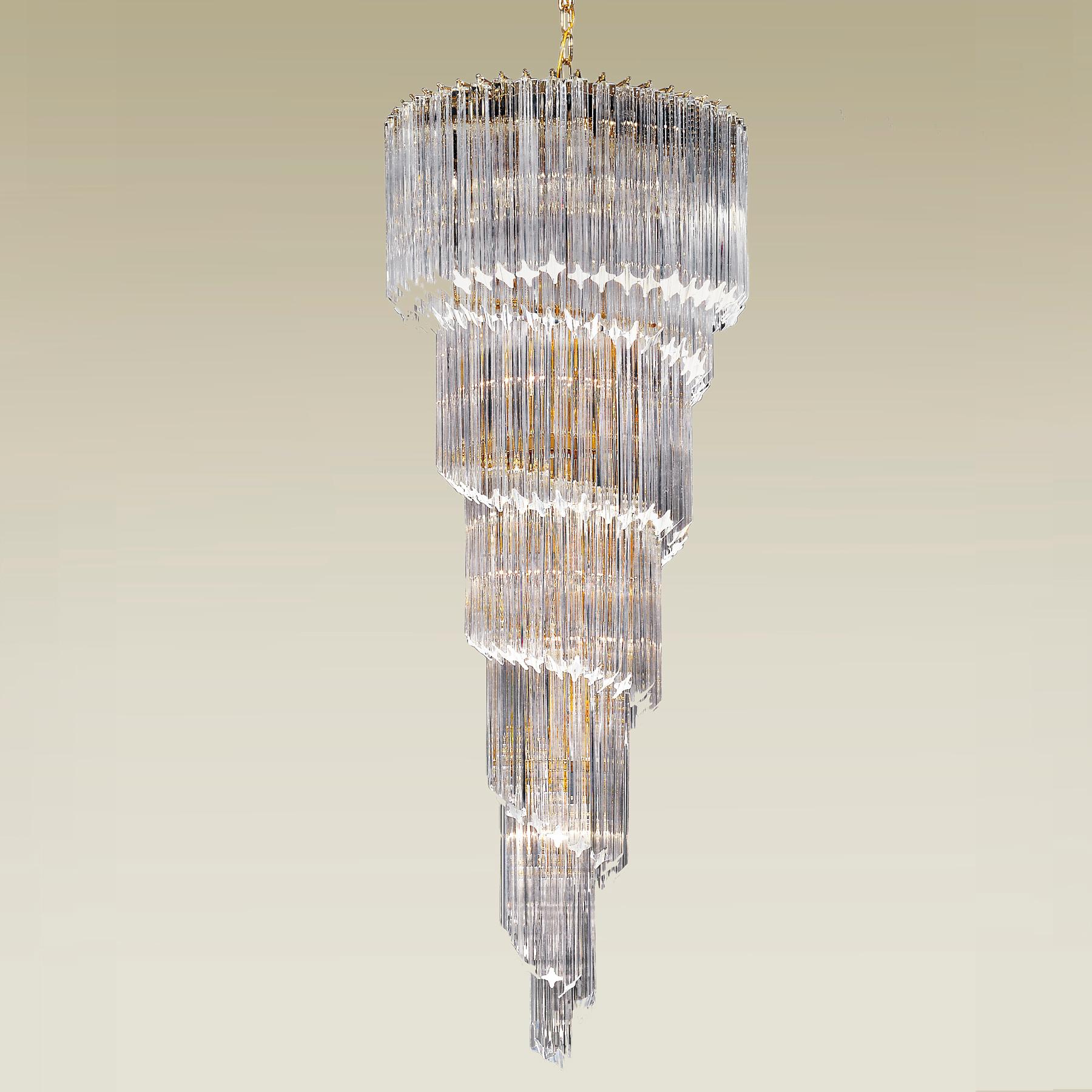 Spettacolare lampadario contemporaneo in cristallo a forma di cascata. Disponibile con cornice cromata o dorata. 

Piccolo: 70 cm di altezza x 30 cm di diametro (5 lampadine)
Media: 100 cm di altezza x 40 cm di diametro (8 lampadine)
Grande: 145 cm