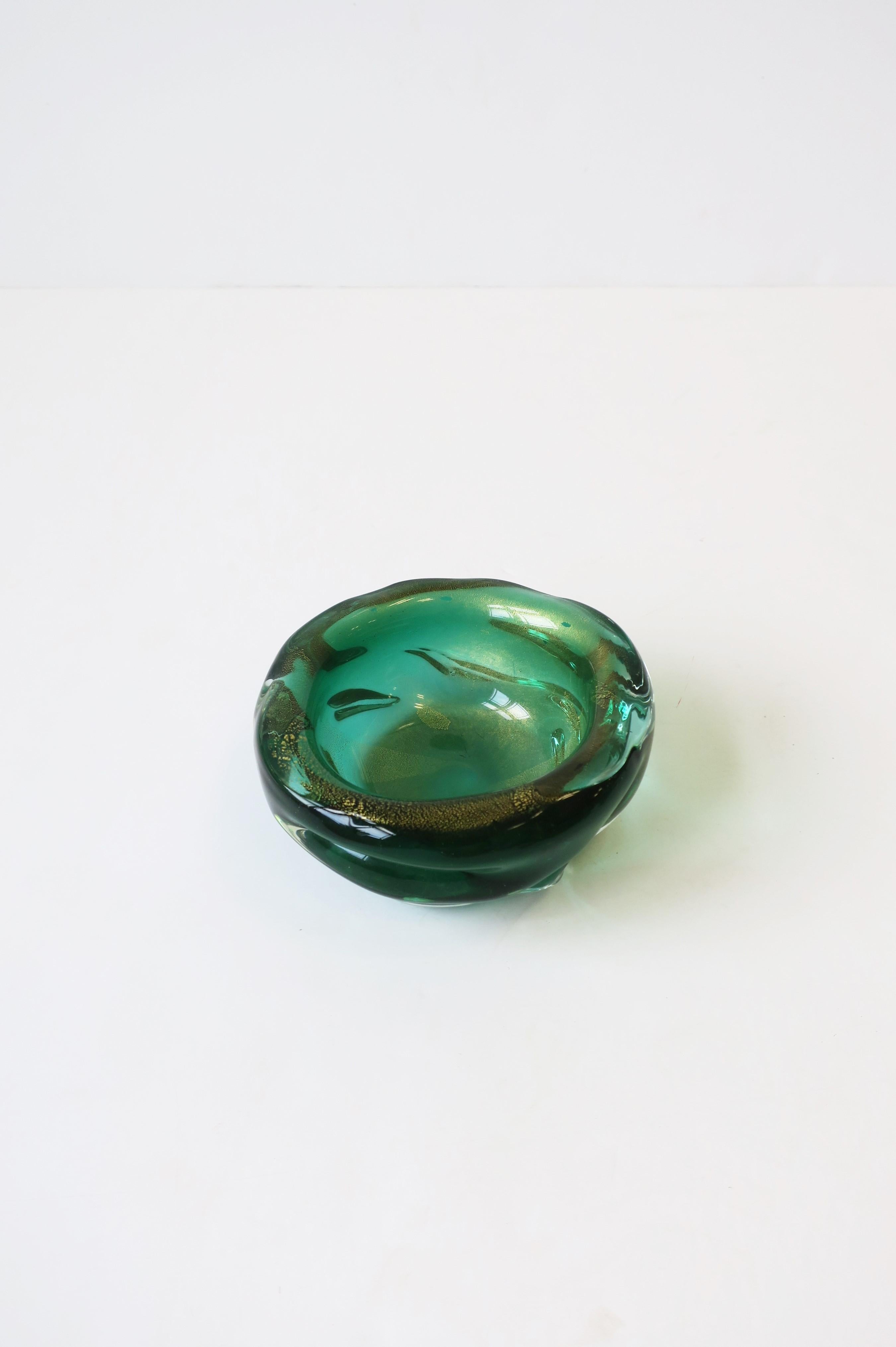 Italian Murano Emerald Green and Gold Art Glass Bowl For Sale 6