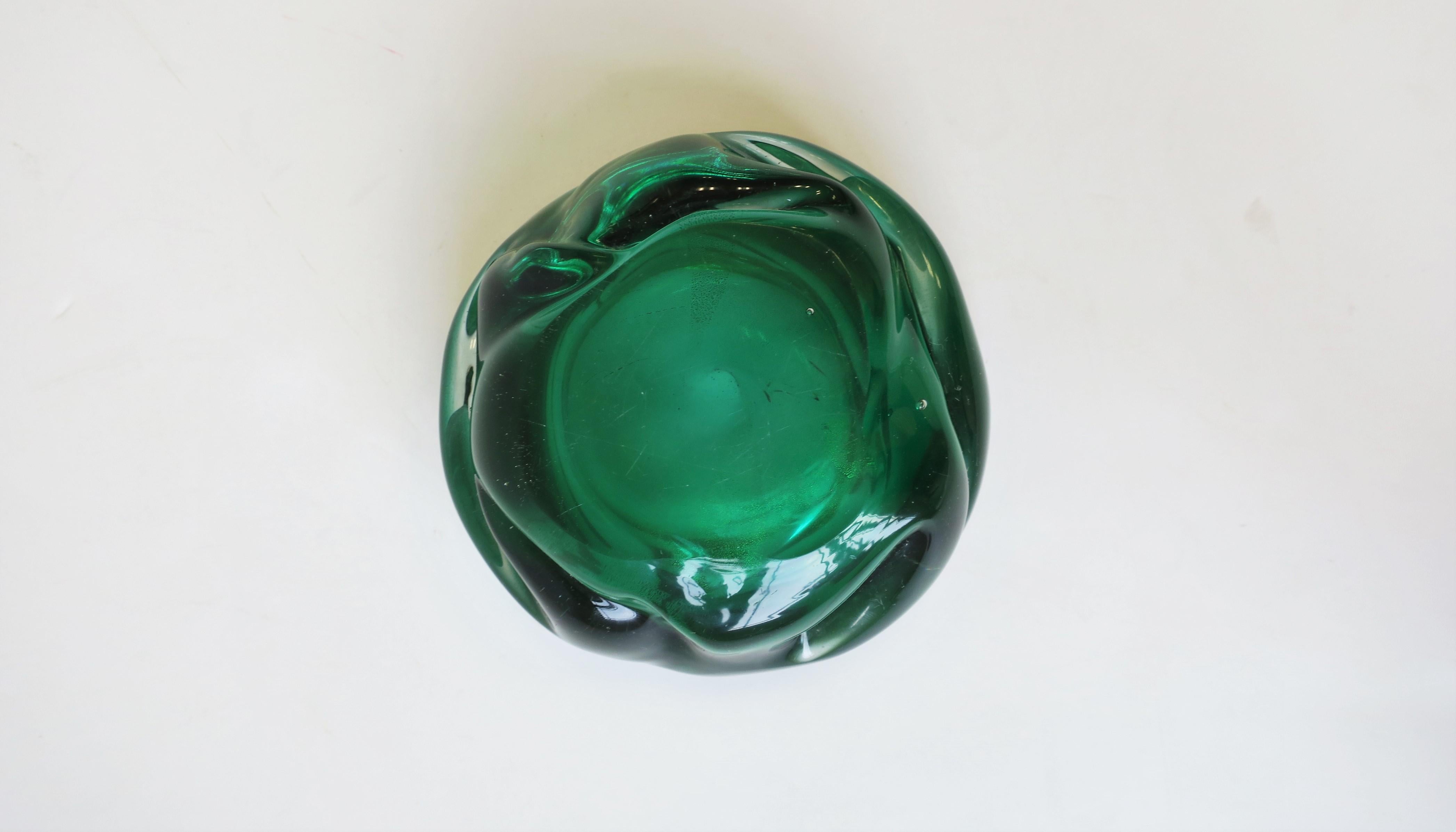 Italian Murano Emerald Green and Gold Art Glass Bowl For Sale 7