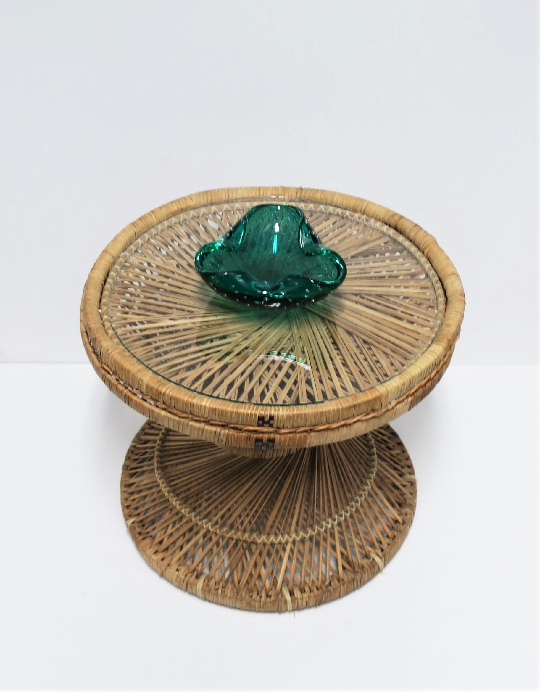 Mid-20th Century Italian Murano Emerald Green Art Glass Bowl after Seguso For Sale