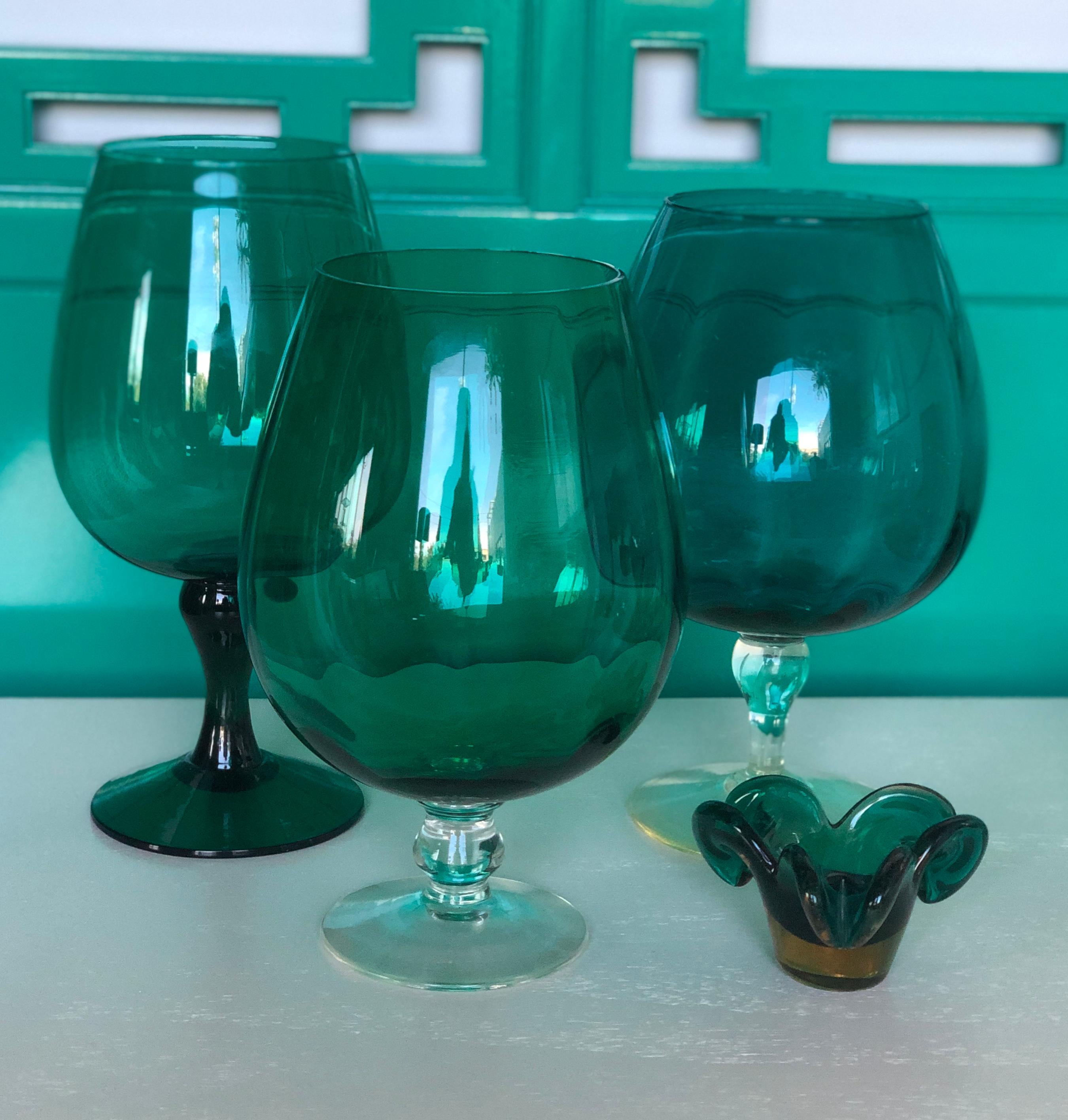 Italian Murano Emerald Green Blown Glass in Floral Shape Vase / Catch-All 15