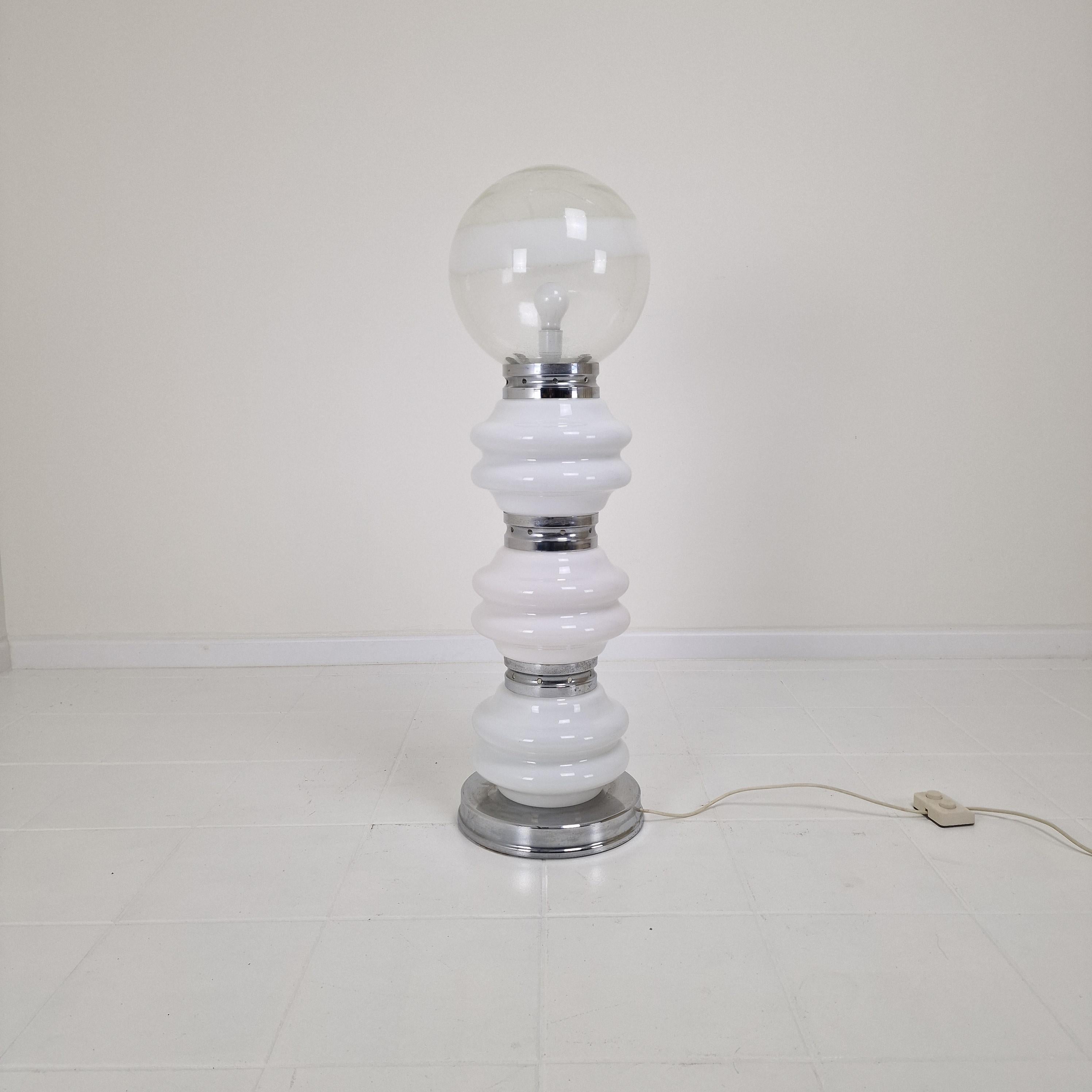 Lámpara de pie italiana de Murano de Carlo Nason en 3 colores Light, años 70 Moderno de mediados de siglo en venta