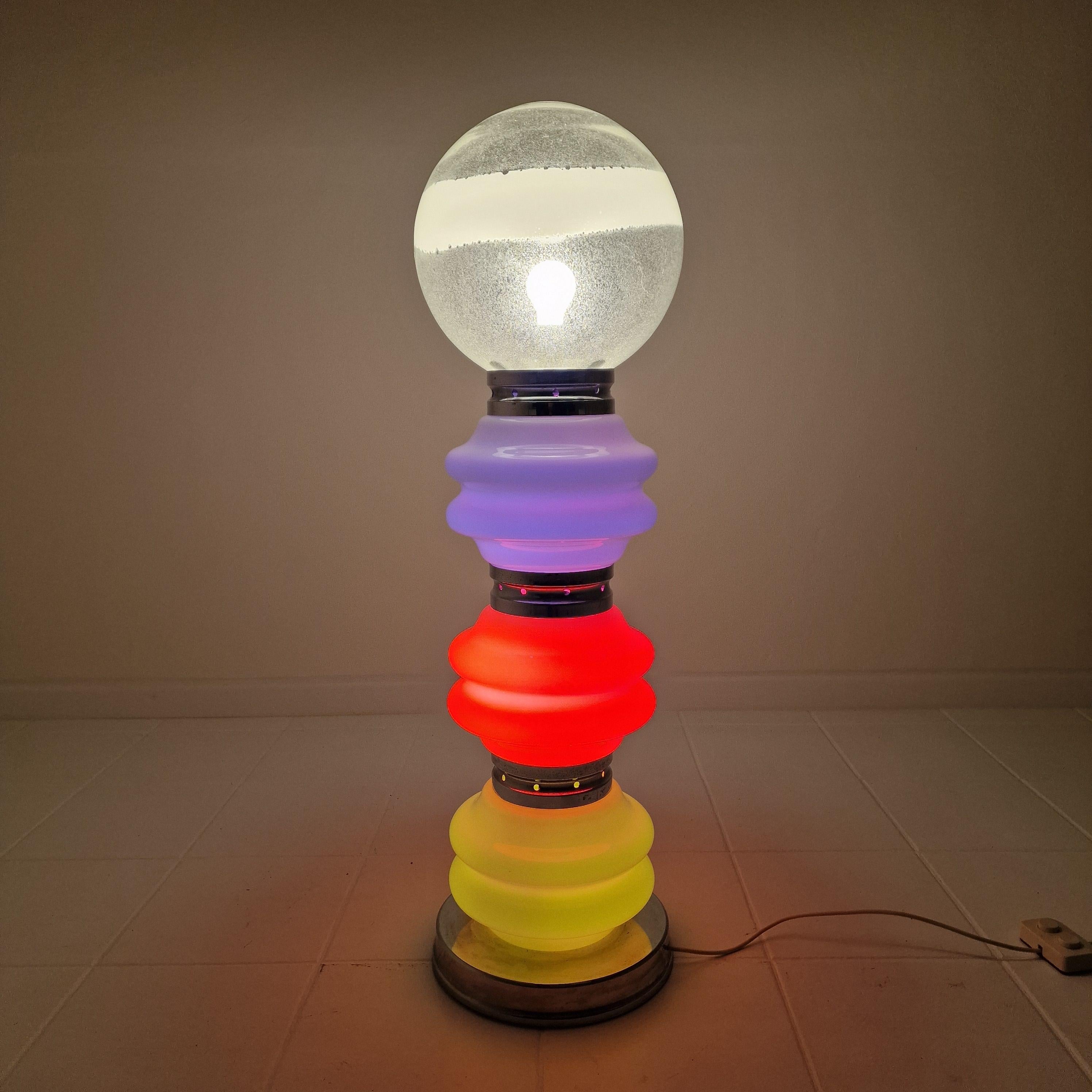 Lámpara de pie italiana de Murano de Carlo Nason en 3 colores Light, años 70 Hecho a mano en venta