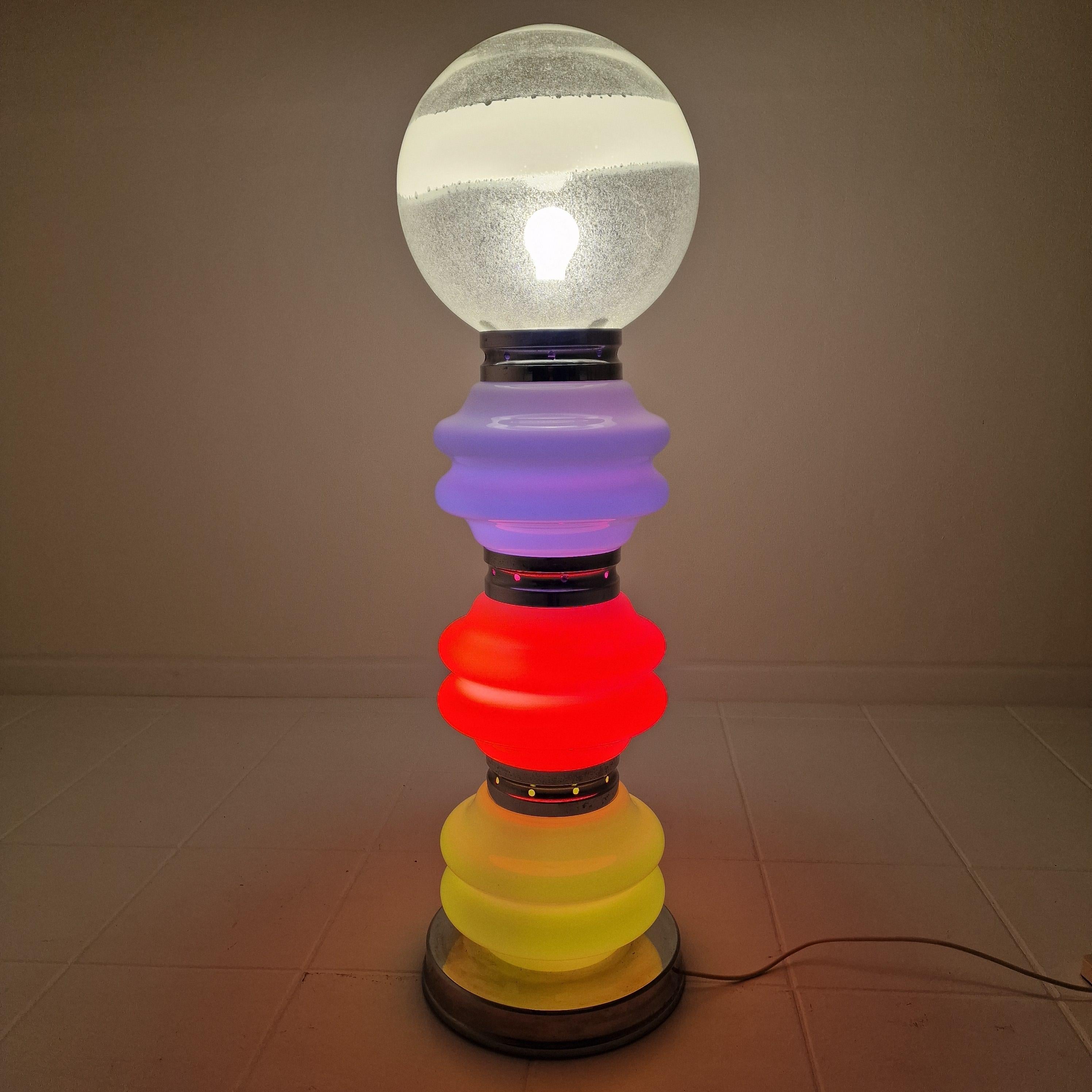 Lámpara de pie italiana de Murano de Carlo Nason en 3 colores Light, años 70 finales del siglo XX en venta